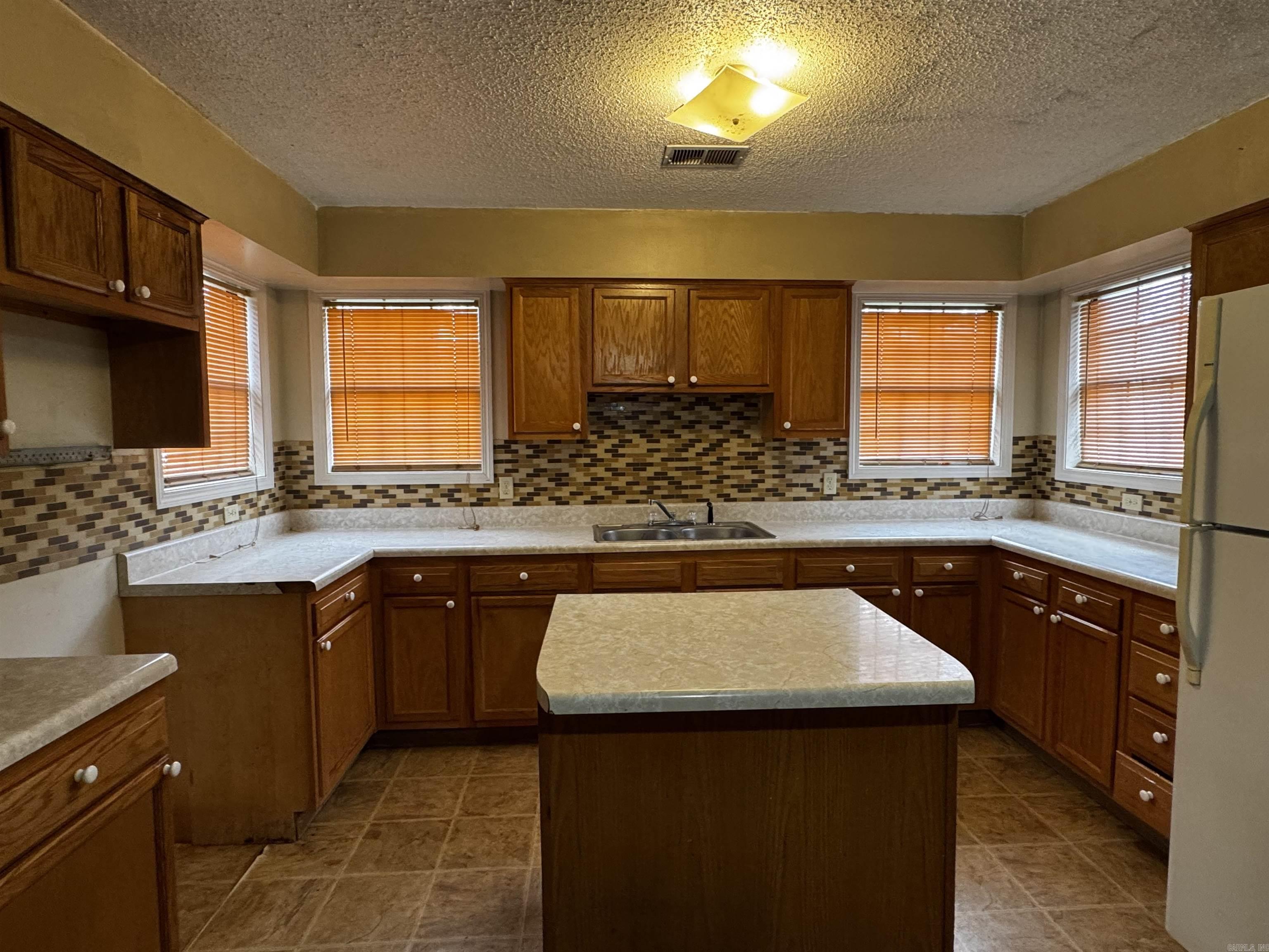 WOODS 2ND - Residential