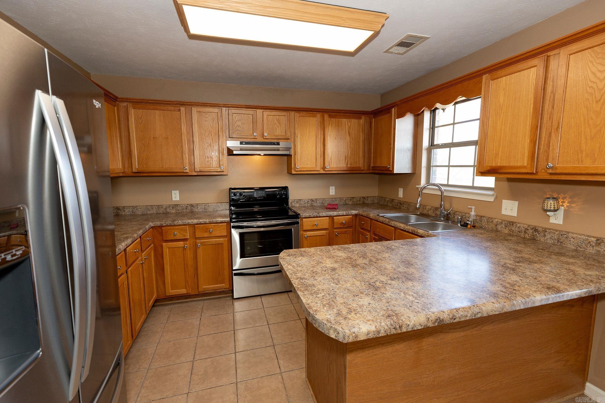 ARROWHEAD MEADOWS - Residential