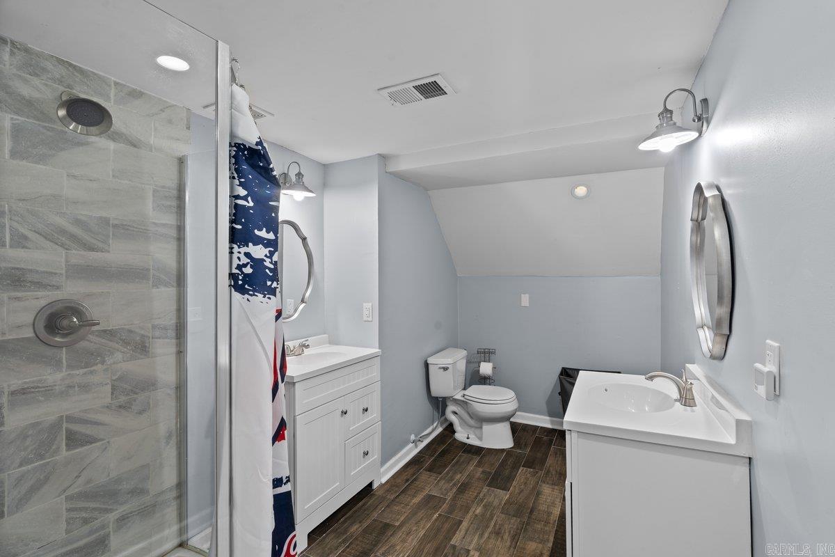 DELTA ACRES - Residential