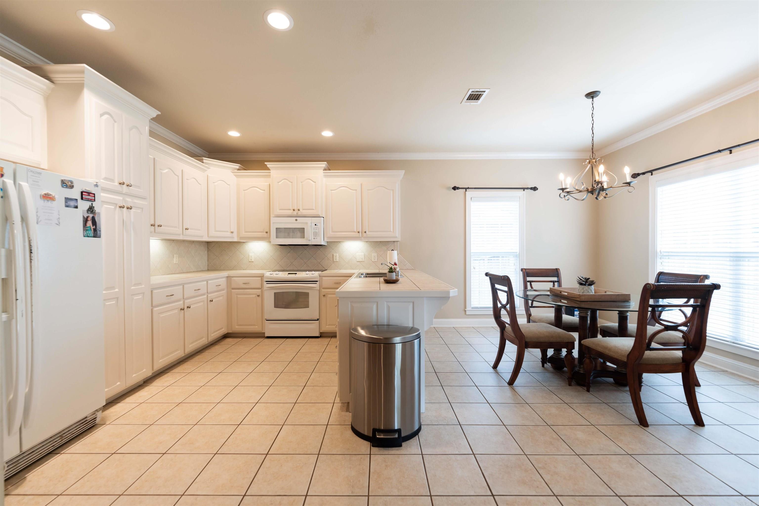 CLUB CREEK - Residential