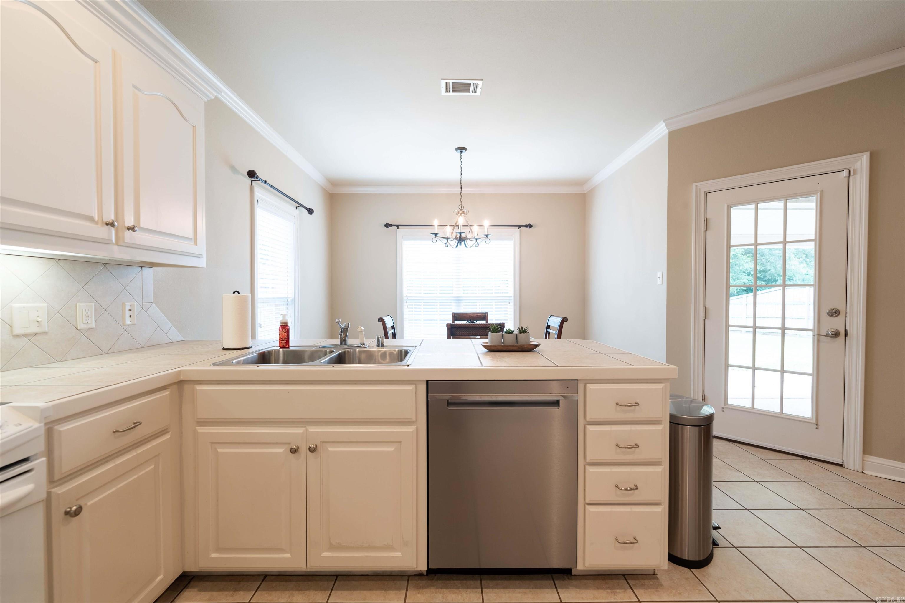 CLUB CREEK - Residential