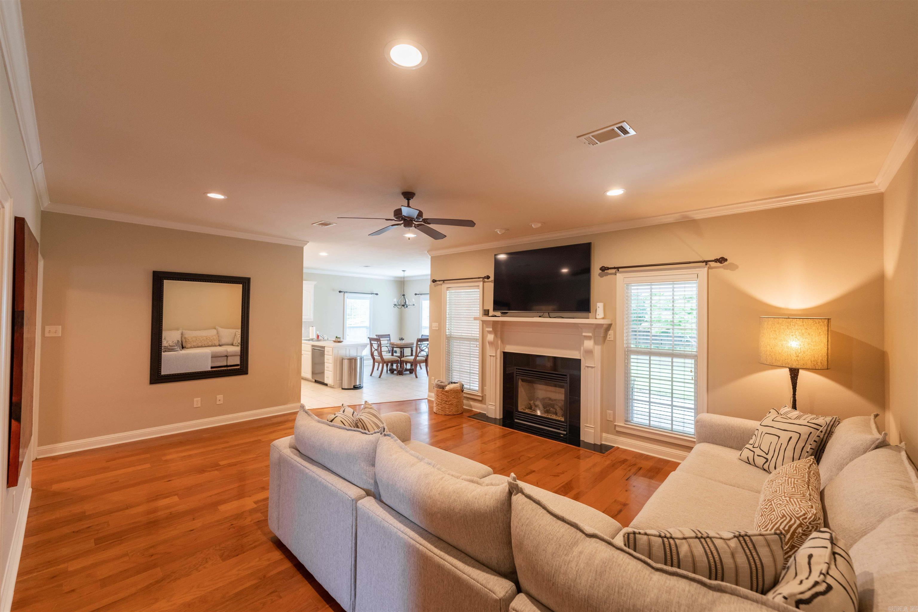 CLUB CREEK - Residential