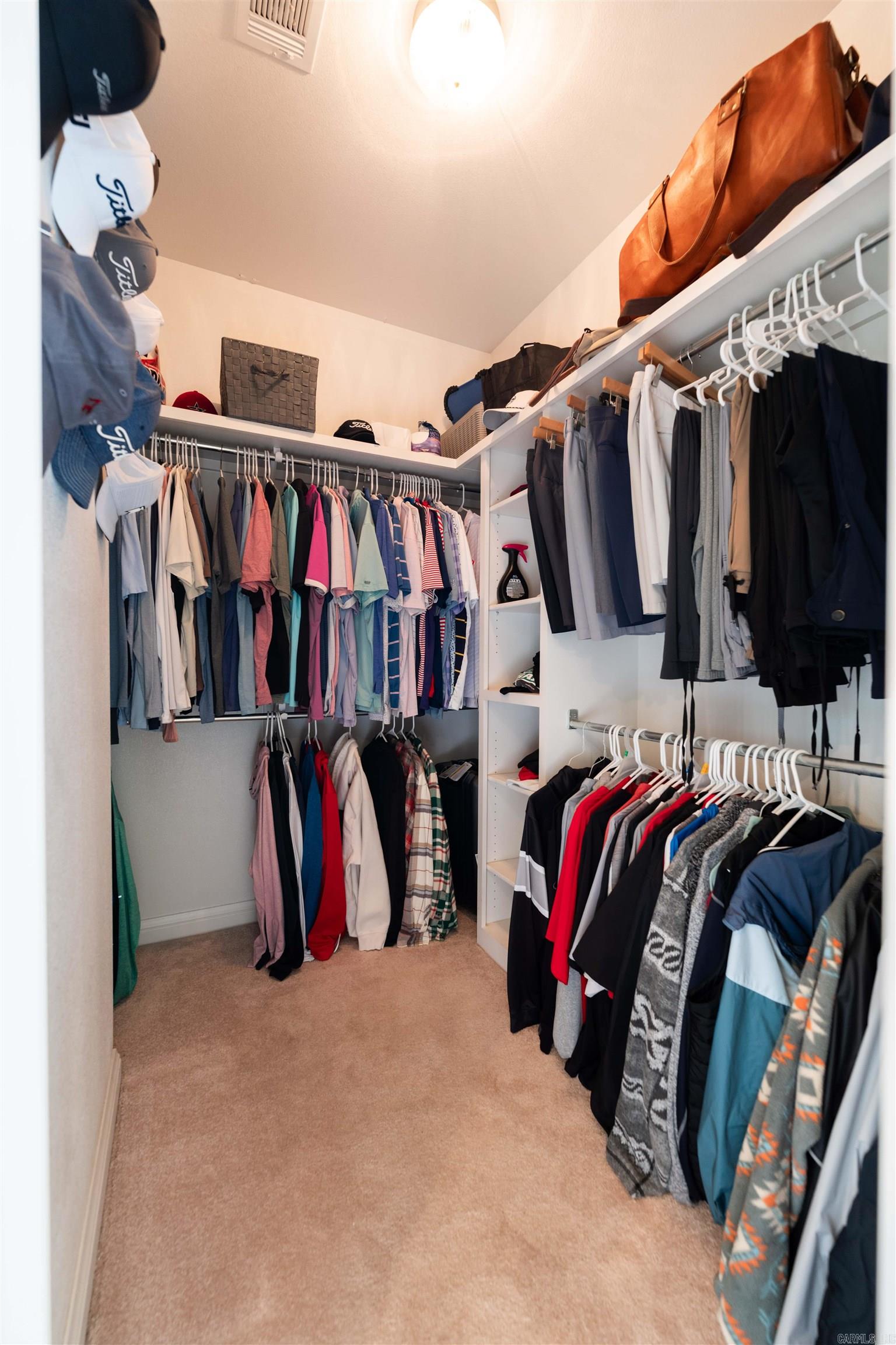 CLUB CREEK - Residential