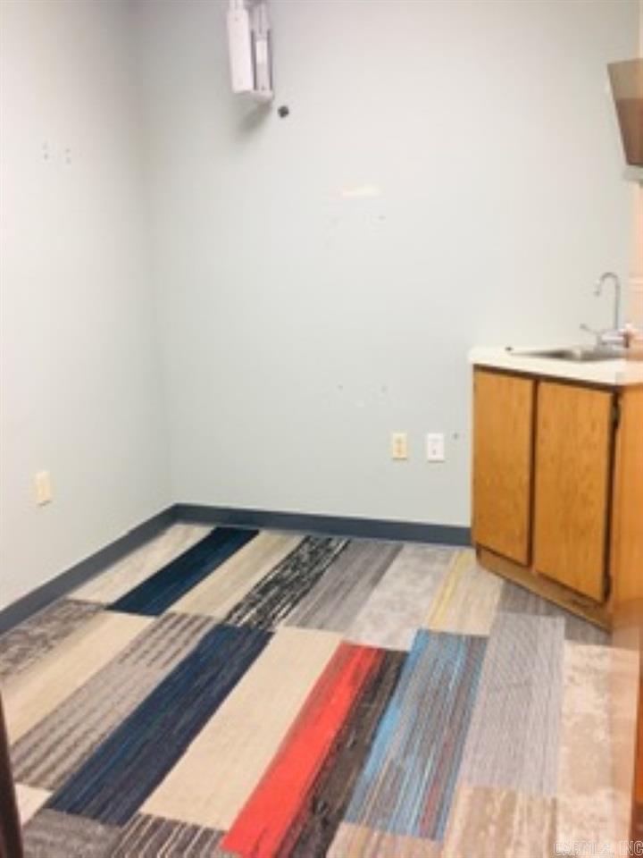 Kellers First Replat Broadway - Commercial Lease