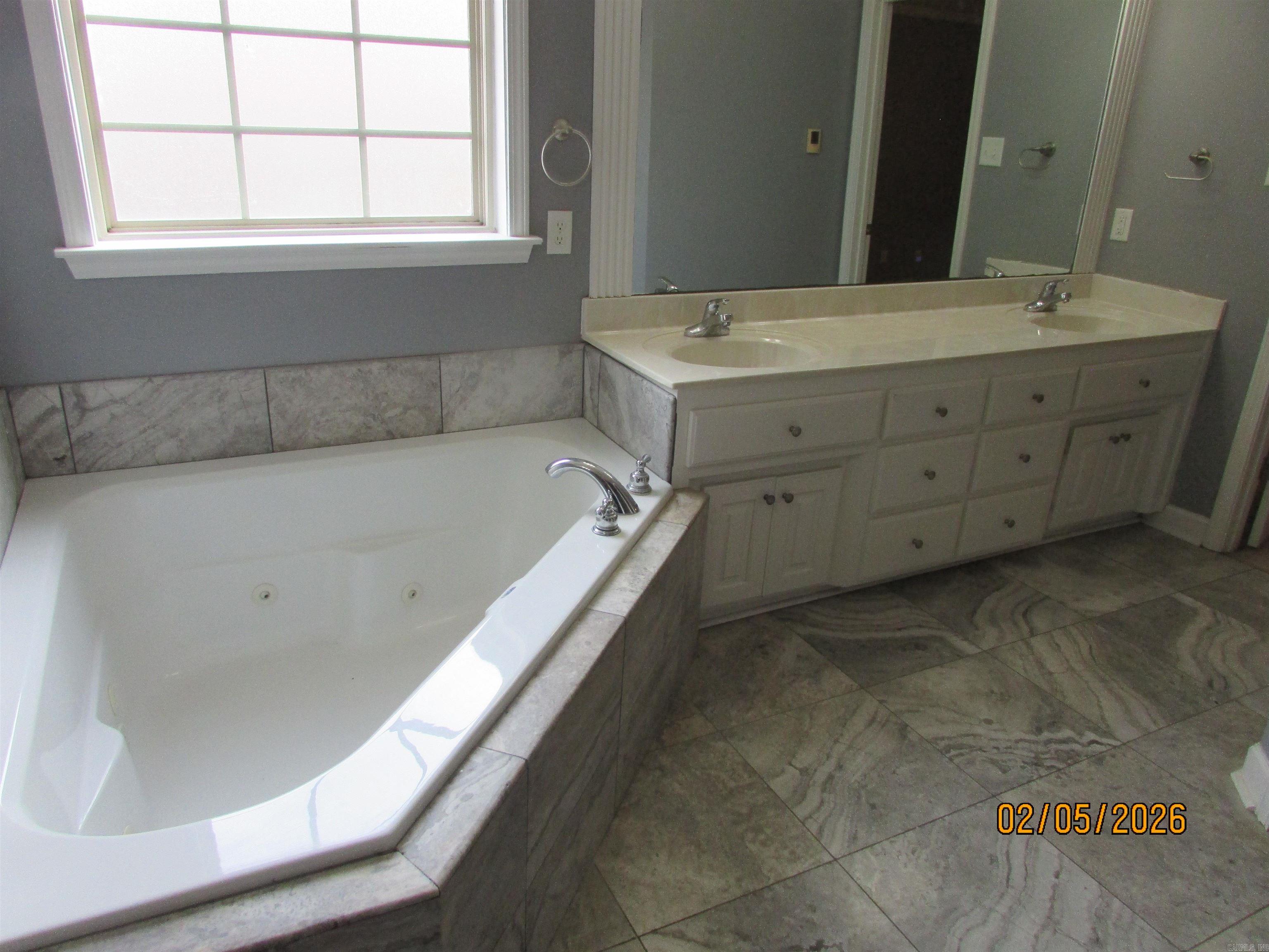 STONEHENGE PLACE - Residential