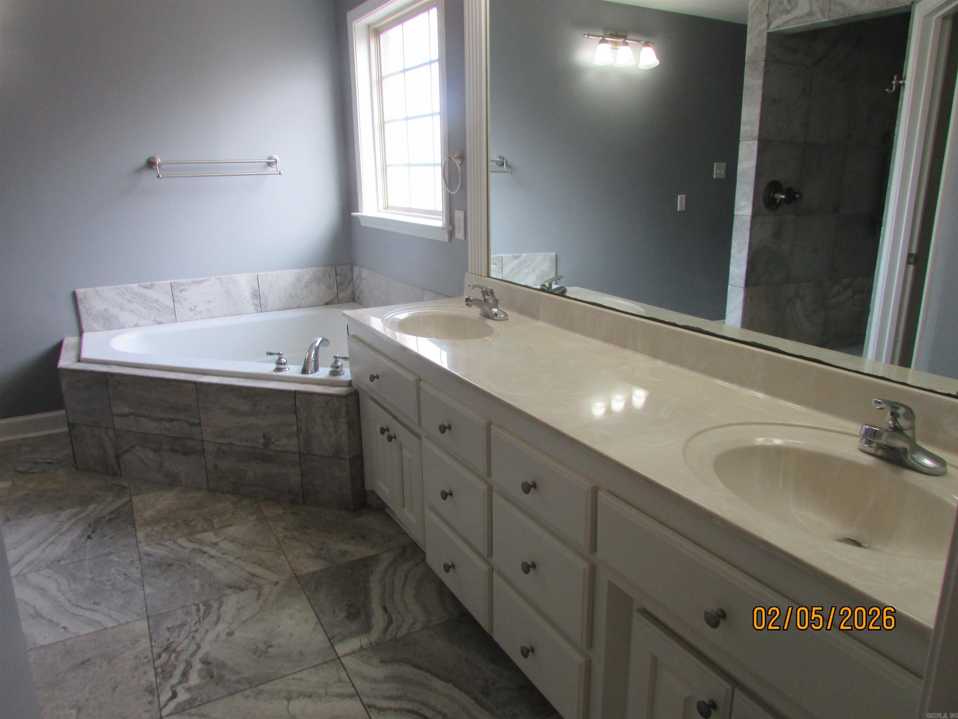 STONEHENGE PLACE - Residential