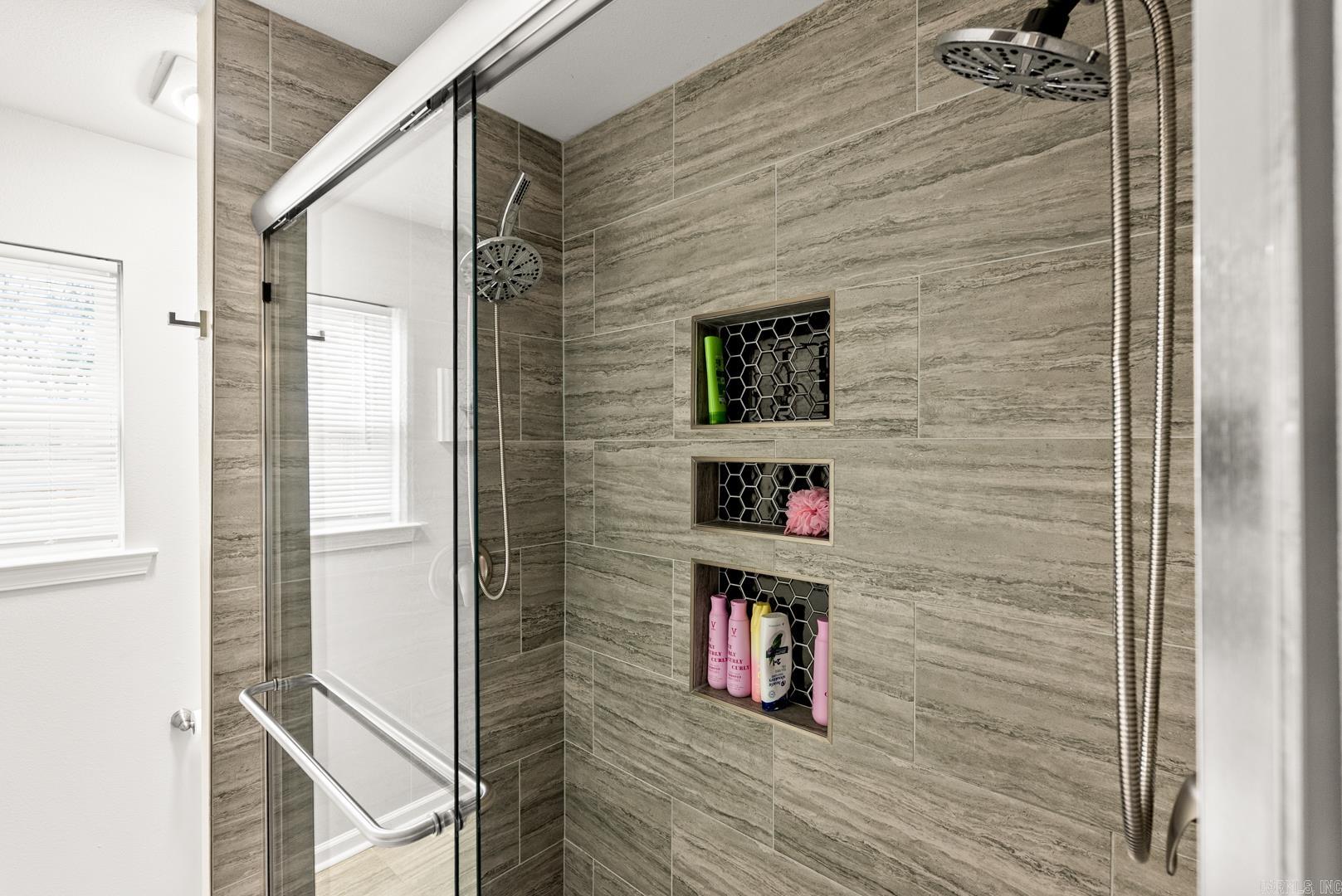 BOOHERS SUB OF HAYS ADDN TOWN - Residential