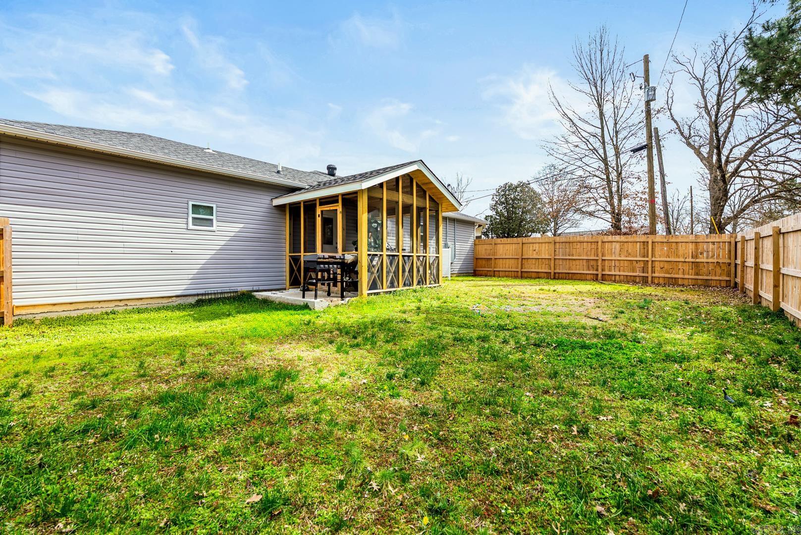 BOOHERS SUB OF HAYS ADDN TOWN - Residential