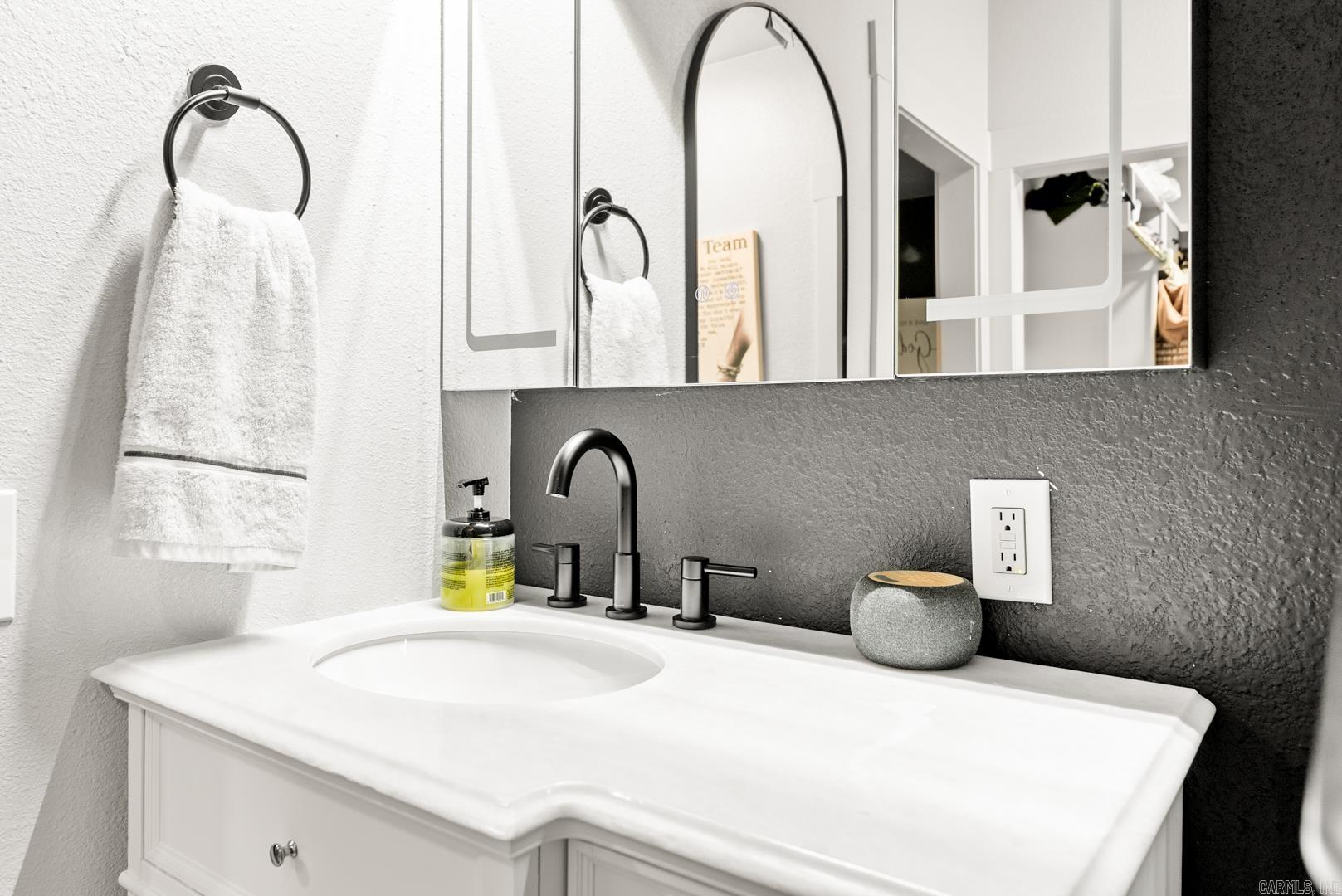 BOOHERS SUB OF HAYS ADDN TOWN - Residential