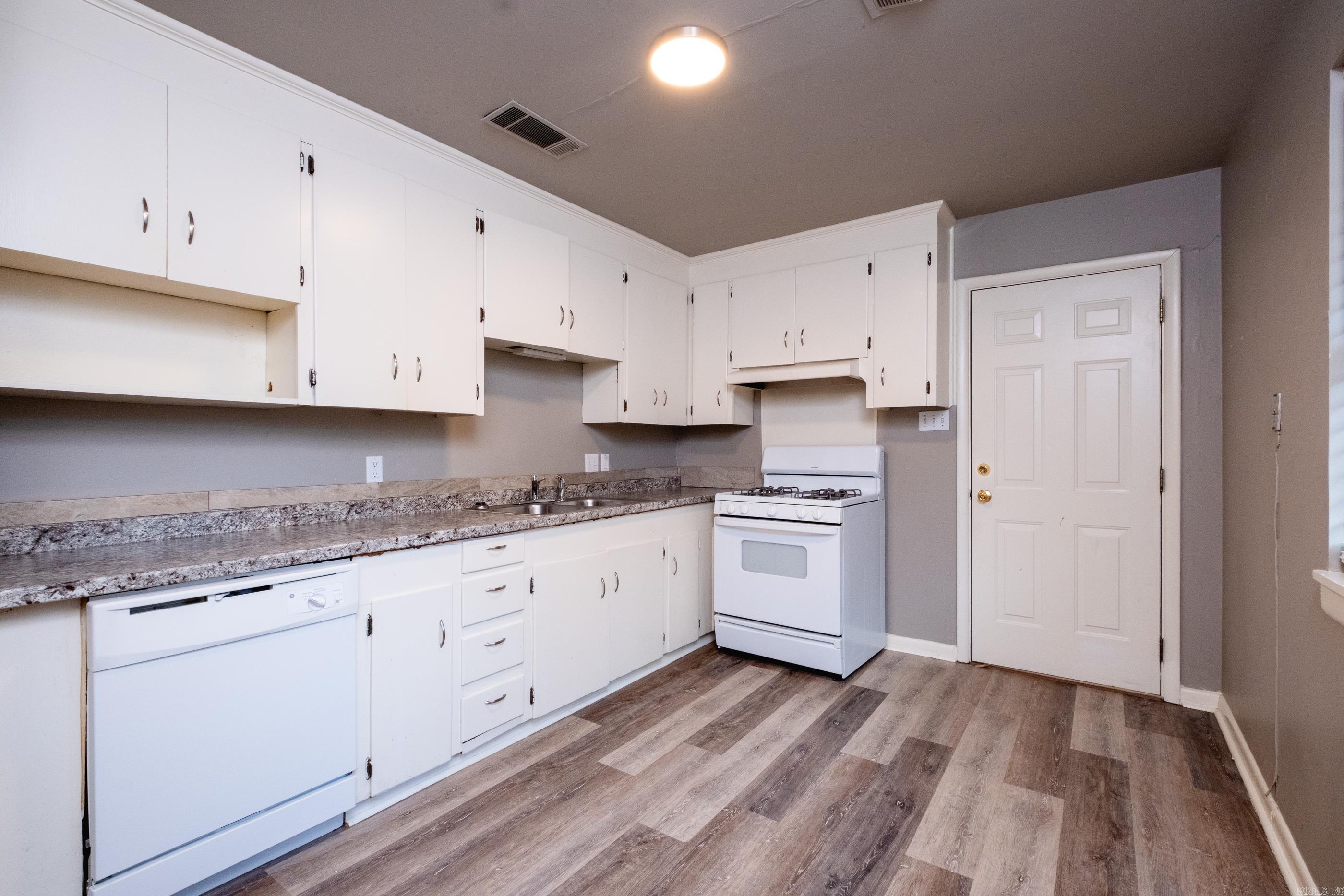 POINT O`WOODS ADDN - Residential