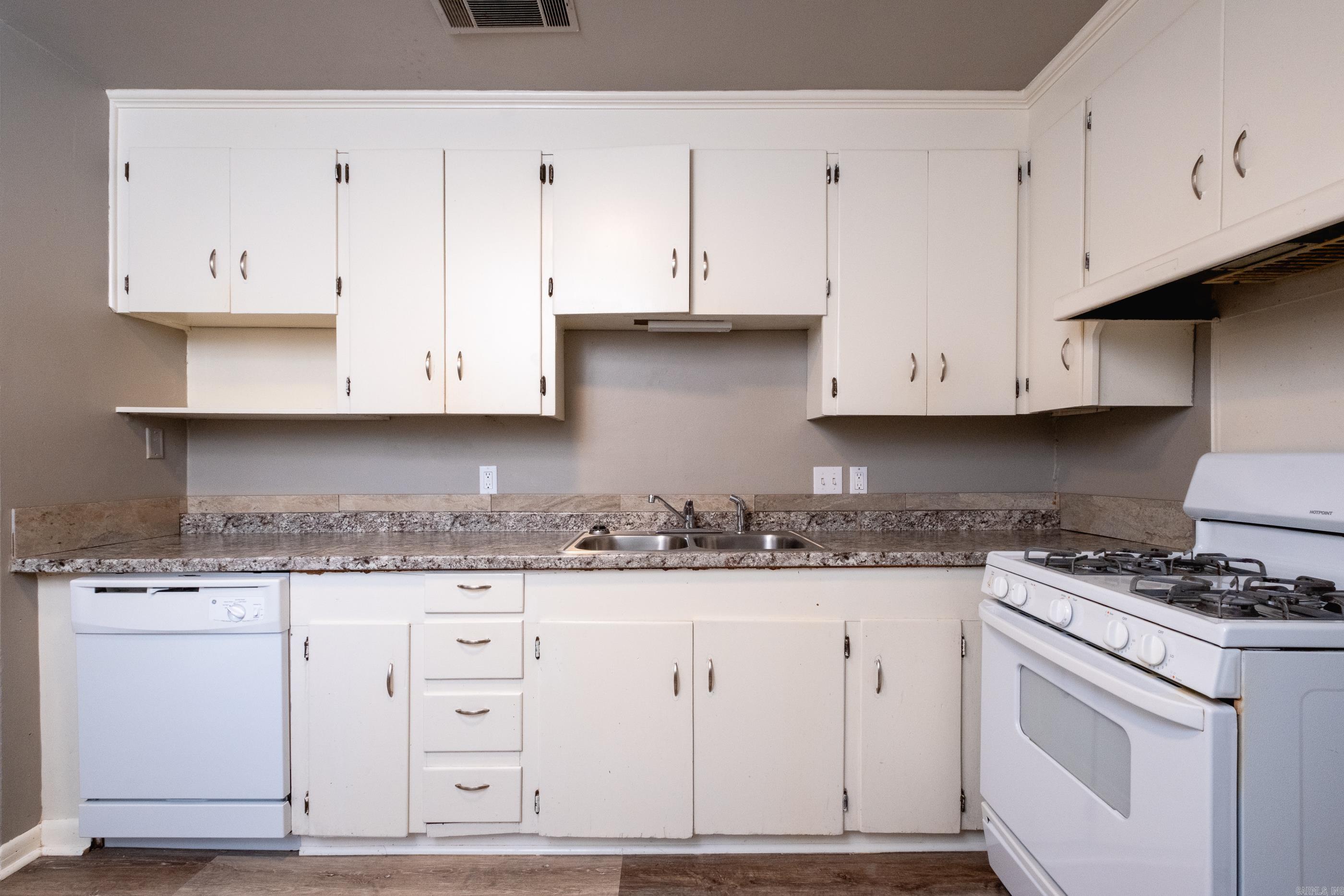 POINT O`WOODS ADDN - Residential