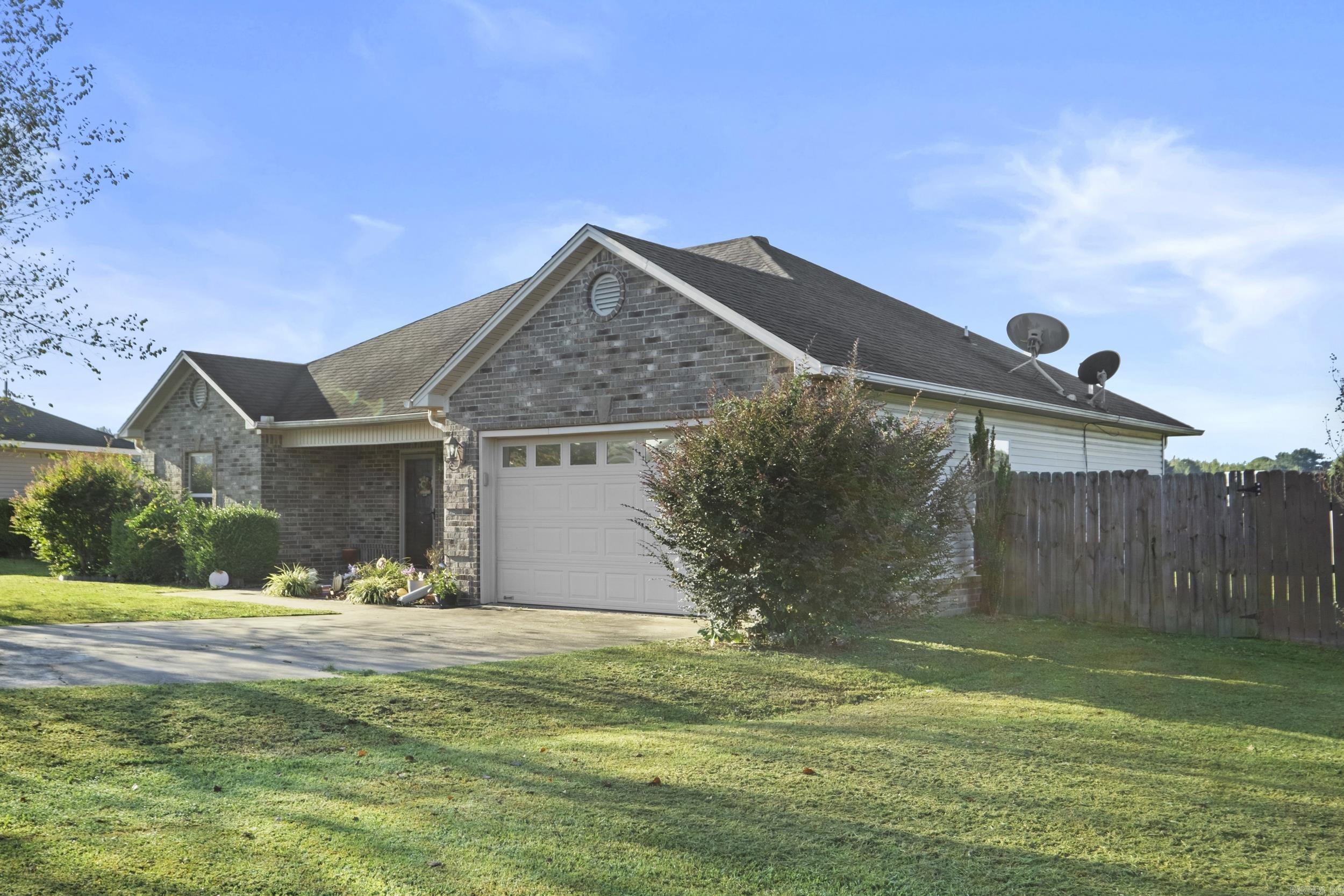 TWIN LAKES PLANNED - Residential