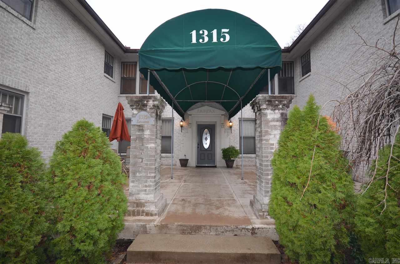 ADORABLE ONE BD CONDO WITH 13 BIG WINDOWS!!! OAK FLOORING THROUGHOUT EXCEPT BATH WHICH HAS TILE- FRENCH DOORS BETWEEN FLR/FDR. DECORATIVE FP IN LR. NEW HVAC AND HWT- ELECTRIC UPDATED-ROOF 8 YRS-KITCHEN HAS GRANITE-NICE CABINETS IN KIT & BREAKFAST ROOM/OFFICE AND BATH. ONE GARAGE CONVEYS- DOG FRIENDY BUILDING W/ WOOD FENCE SURROUNDING BACK YARD. MAINTAINED- BUILDING IS VERY CLEAN- VERY NICE UNIT!!! BLACK RANGE AND DW- WHITE REFRIG CAN REMAIN-NICE SS CEILING FANS - LOTS OF CANNED LIGHTS-WIFI IN ASSO DUES