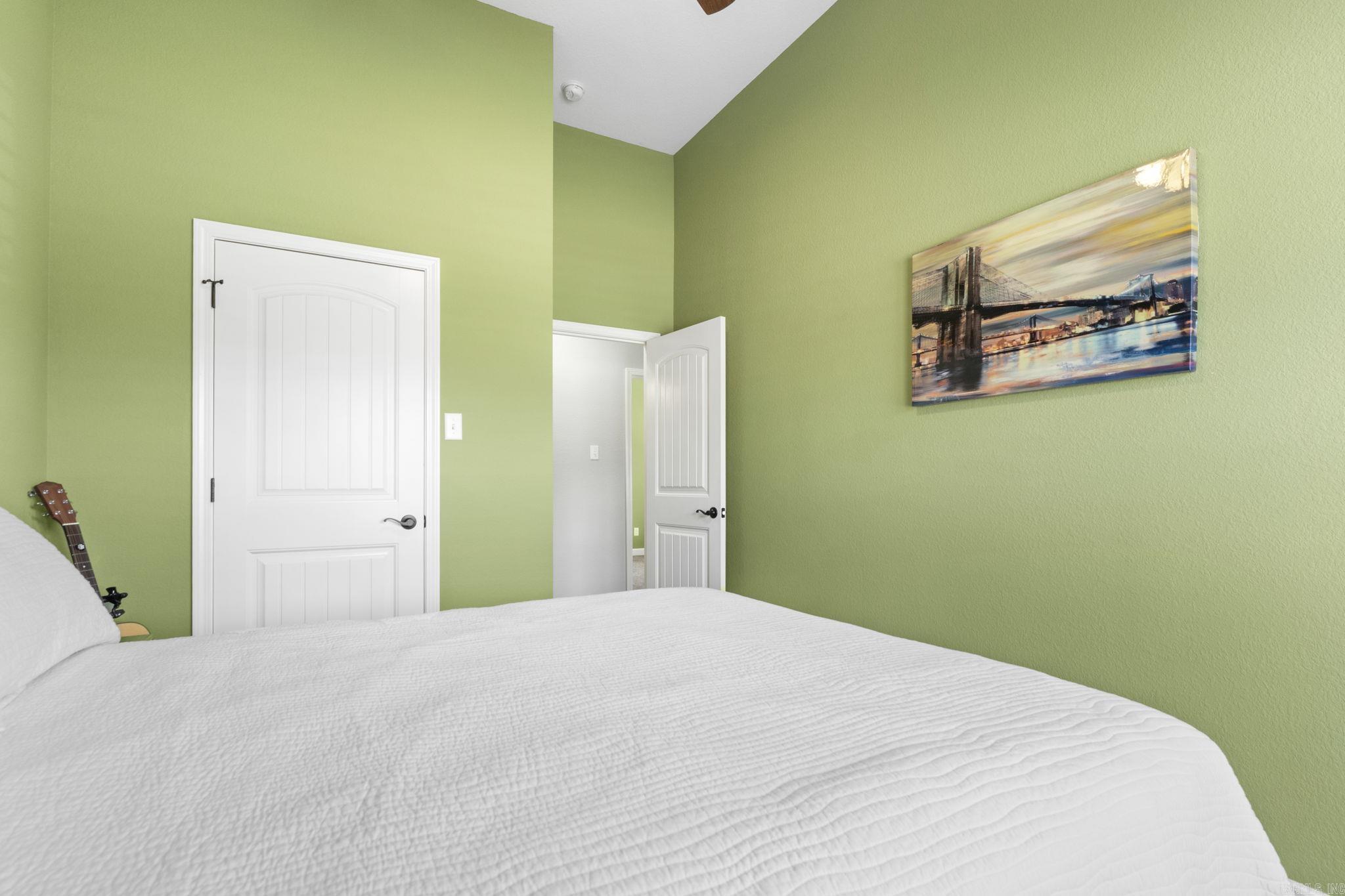 KENSINGTON - Residential