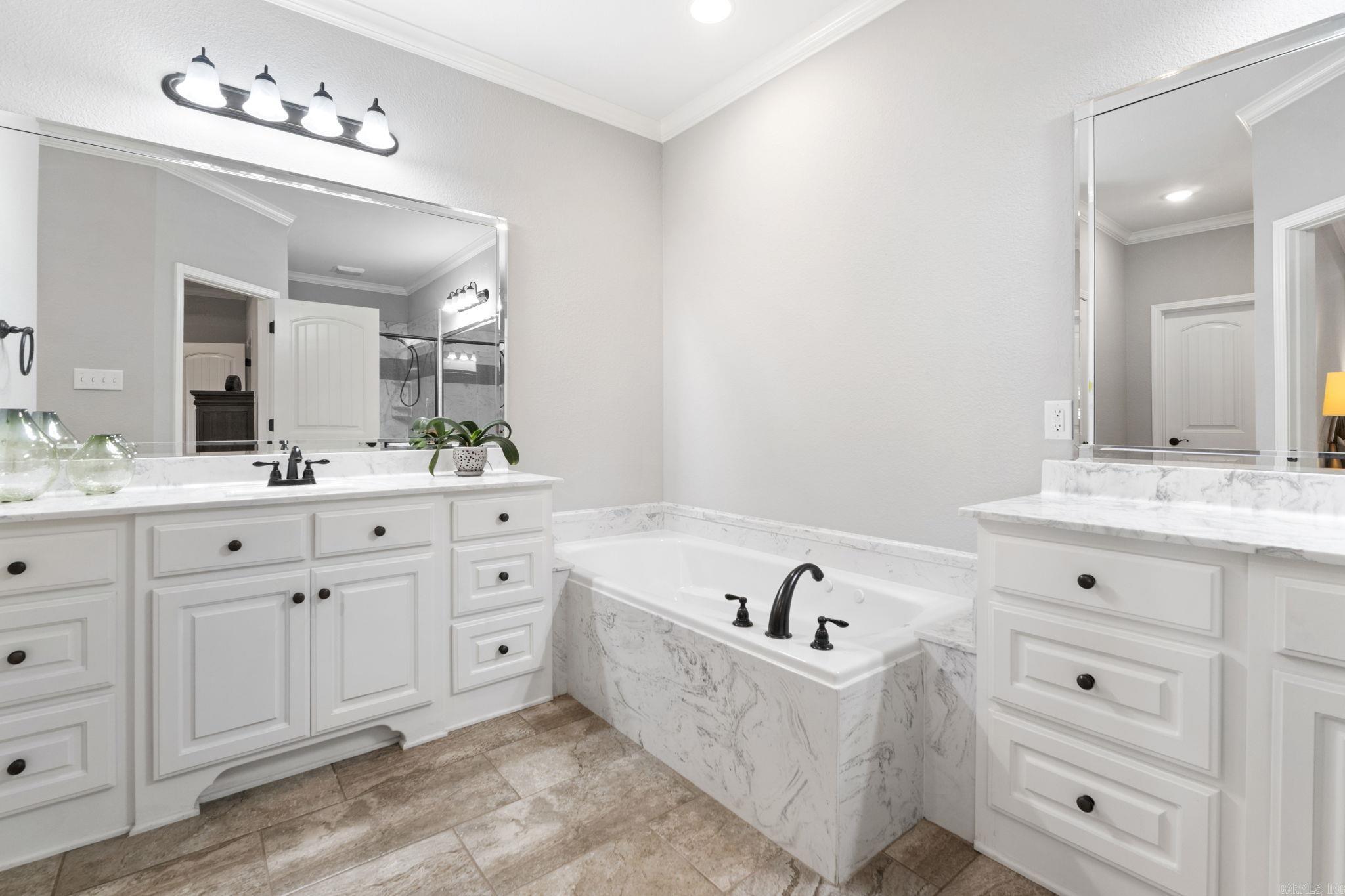 KENSINGTON - Residential