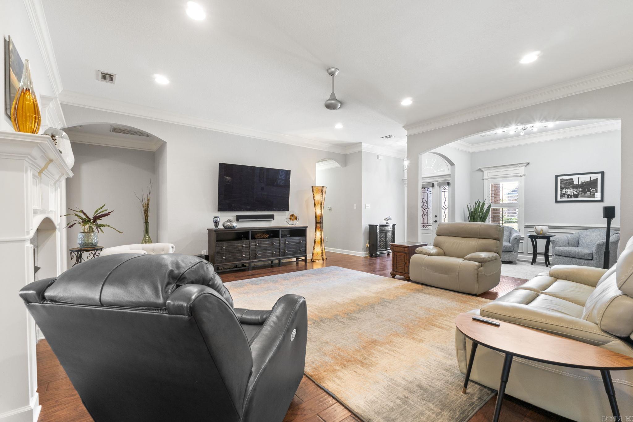 KENSINGTON - Residential