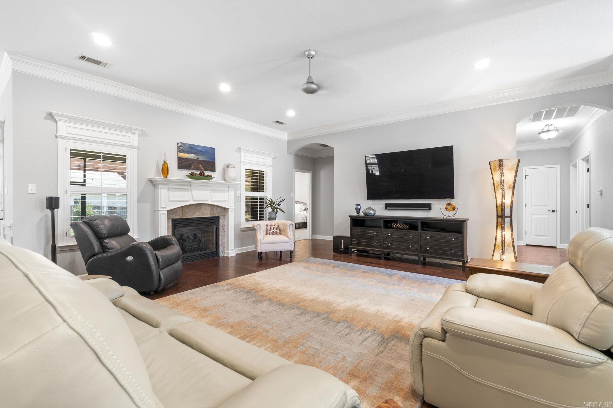 KENSINGTON - Residential