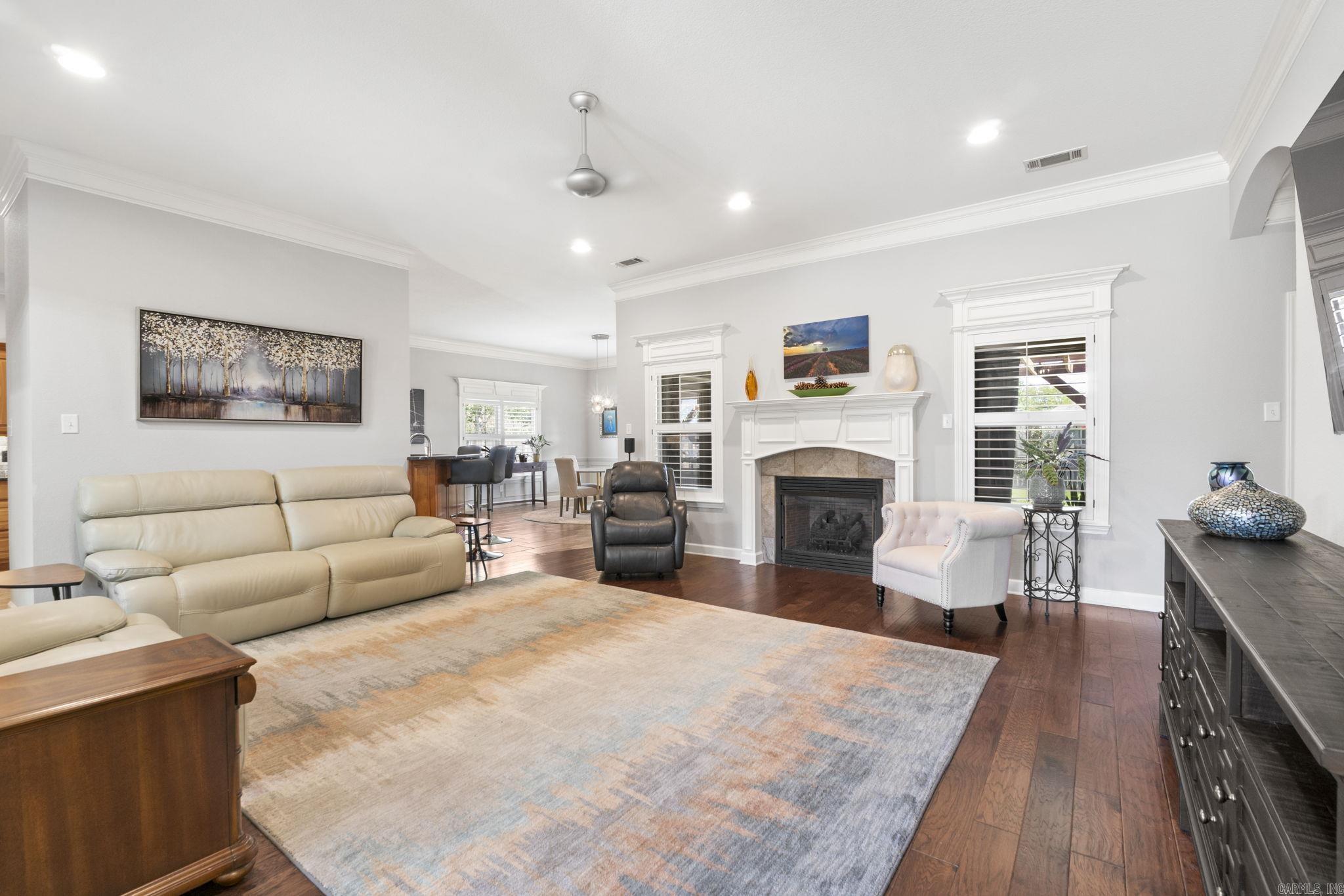 KENSINGTON - Residential