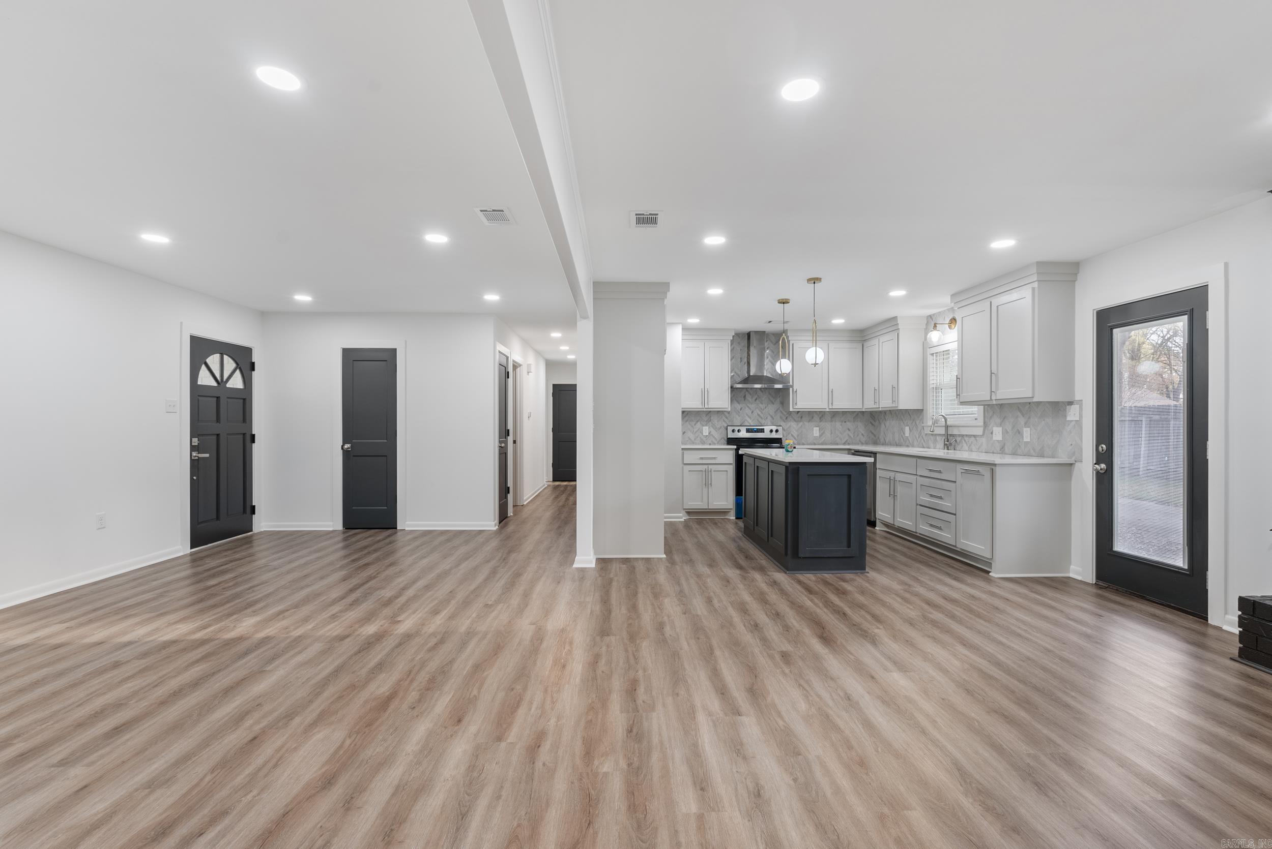 WEST GATE - Residential