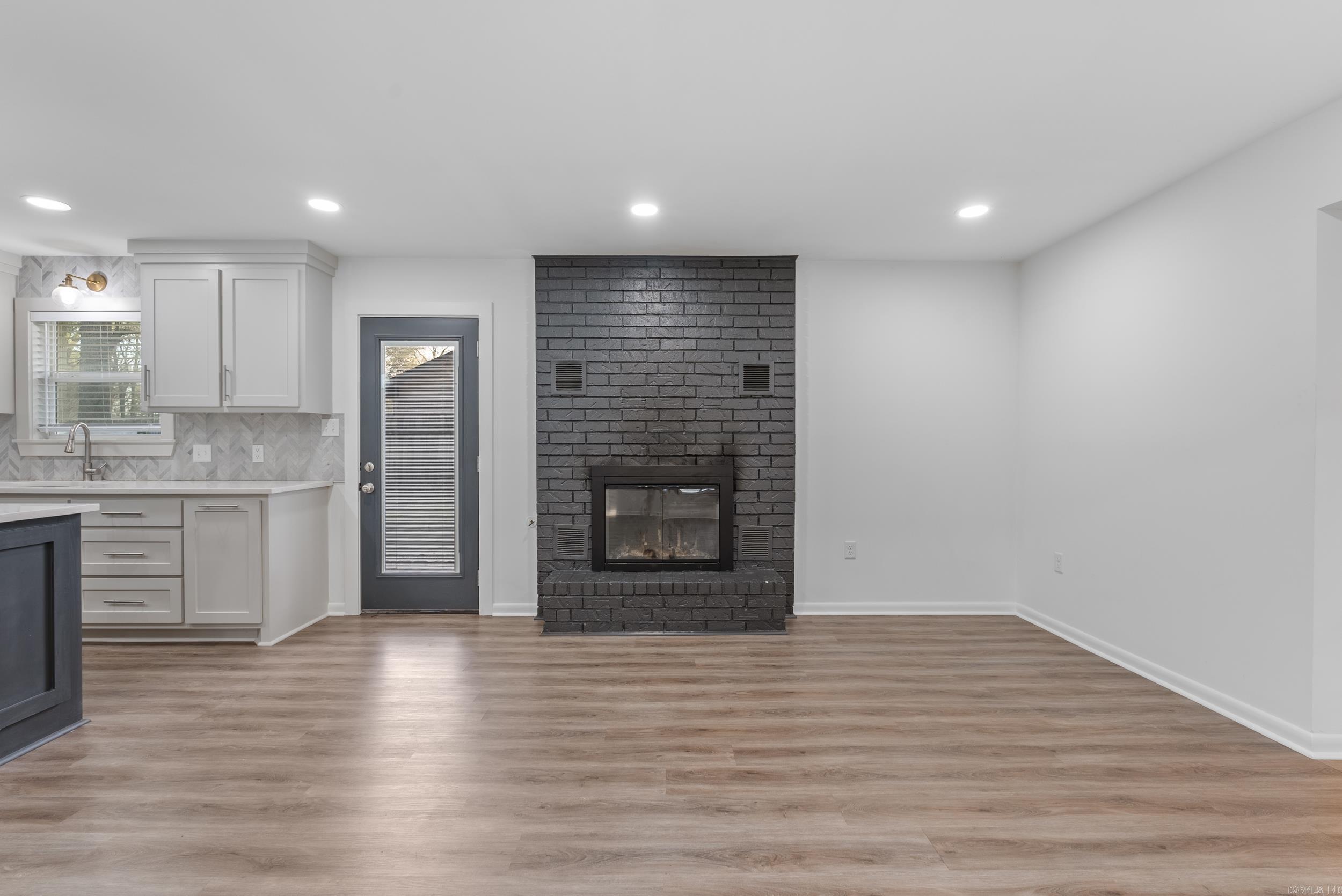 WEST GATE - Residential