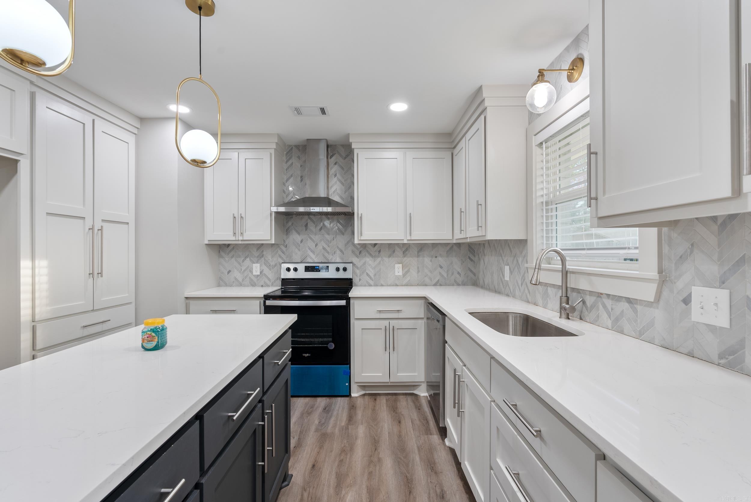 WEST GATE - Residential