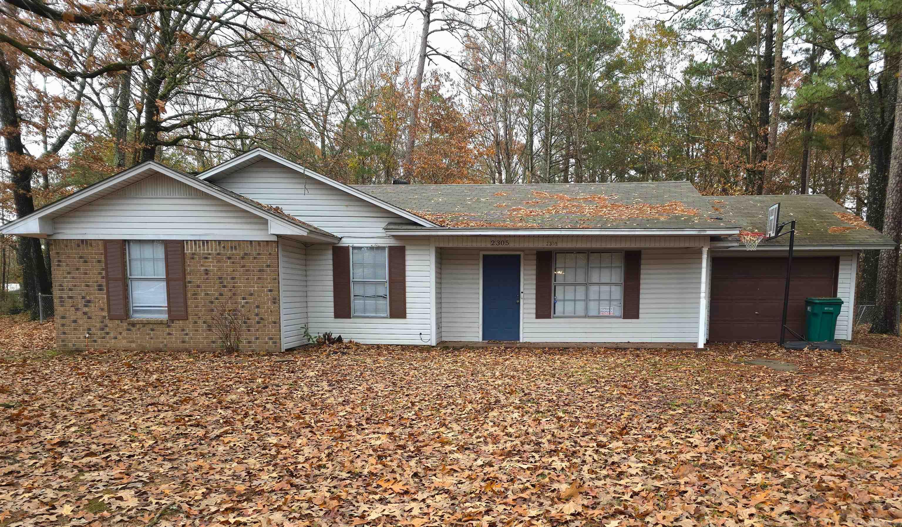 Charming 3-bed, 2-bath brick and frame home with a fenced backyard and cozy patio, perfect for relaxing or entertaining. Features a spacious primary suite, ample storage, and well-sized spare bedrooms. In the backyard is a nice-size building that can be used as a work shop or for additional storage. So, whether you're a first-time homebuyer or an investor seeking a fantastic opportunity, this inviting property checks all the boxes. Don’t miss your chance to make it yours!!                         **SEE AGENT REMARKS  BEFORE SHOWING**