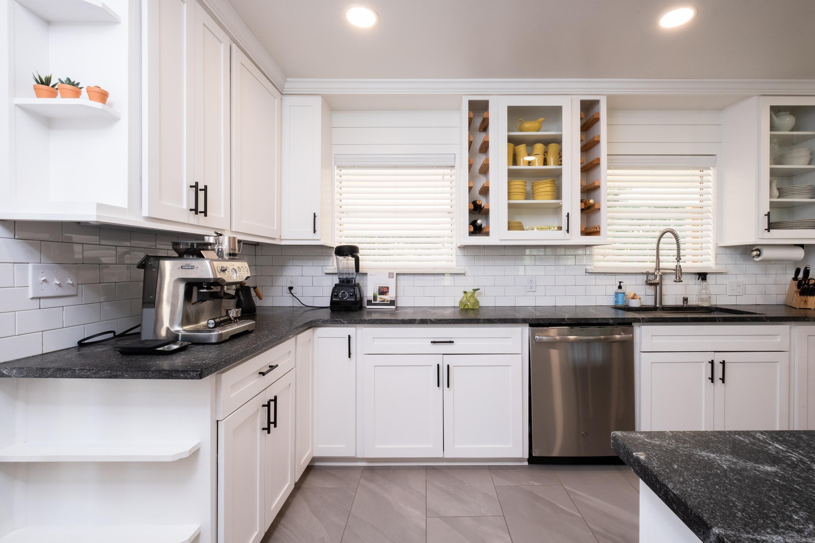 KINGWOOD PLACE - Residential