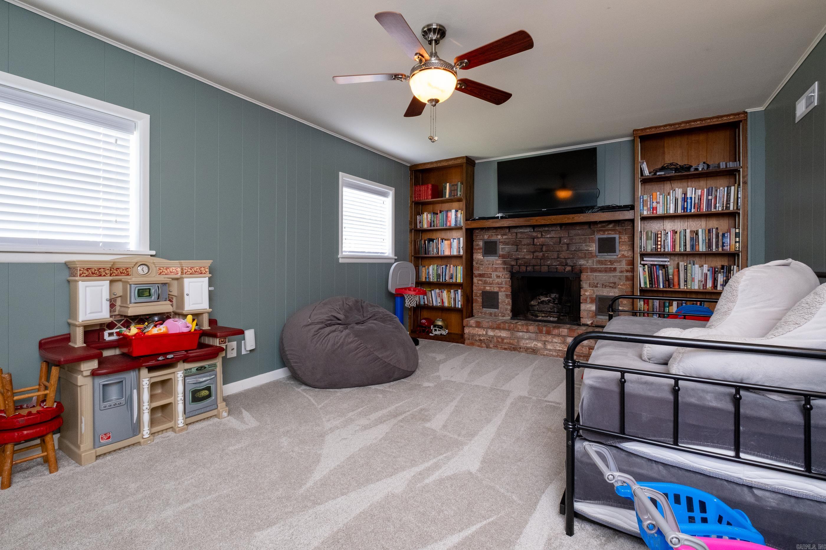 KINGWOOD PLACE - Residential