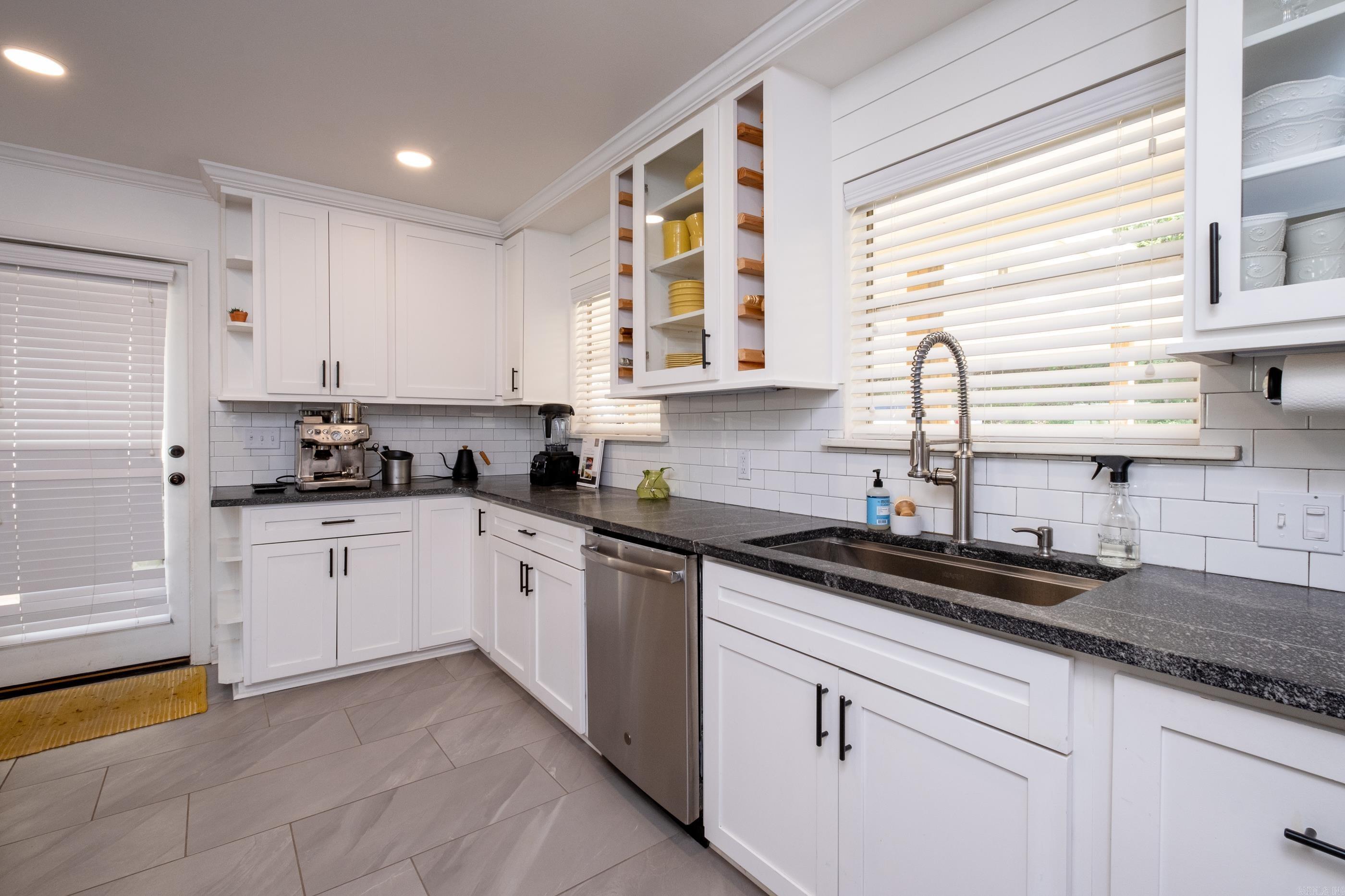 KINGWOOD PLACE - Residential