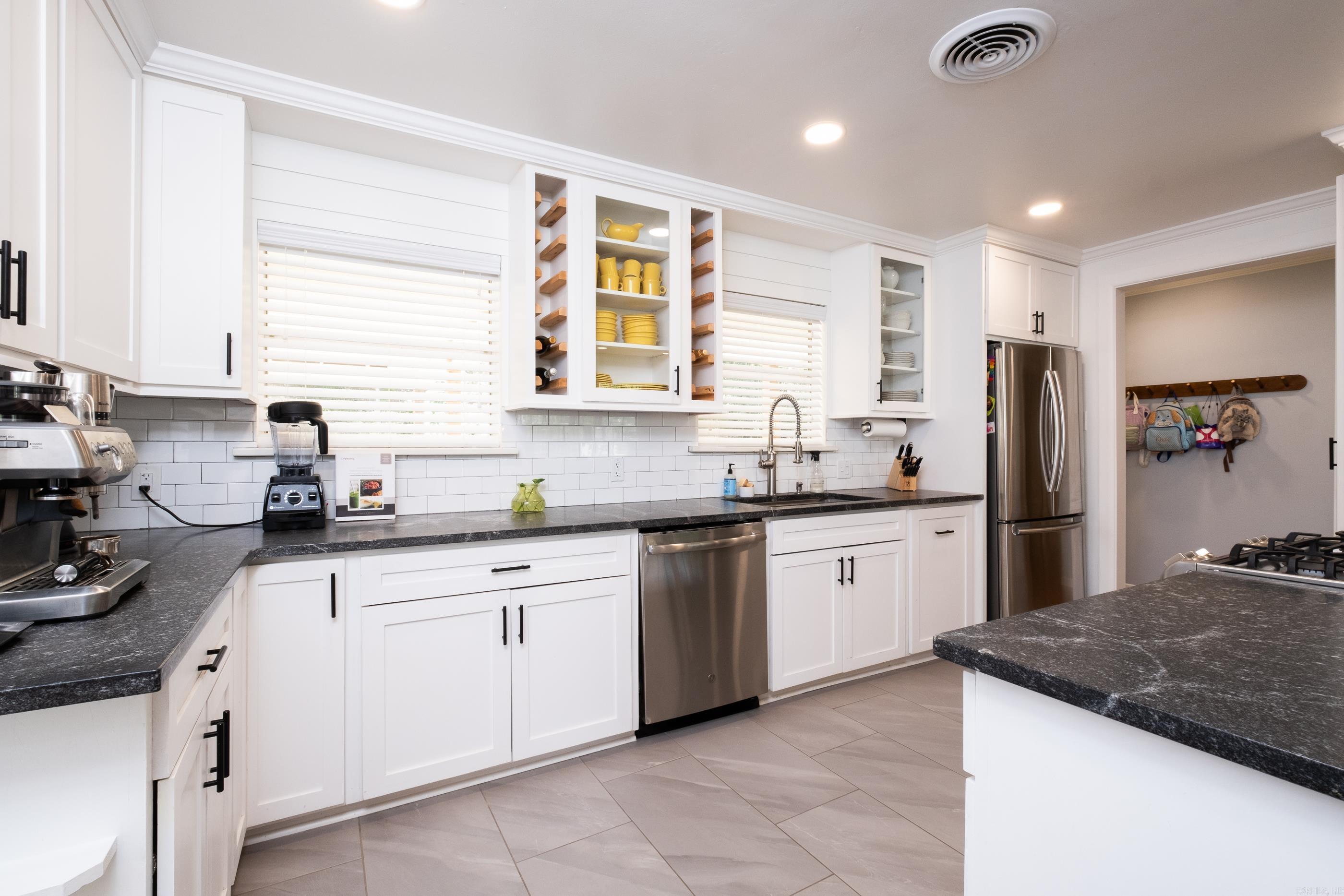 KINGWOOD PLACE - Residential