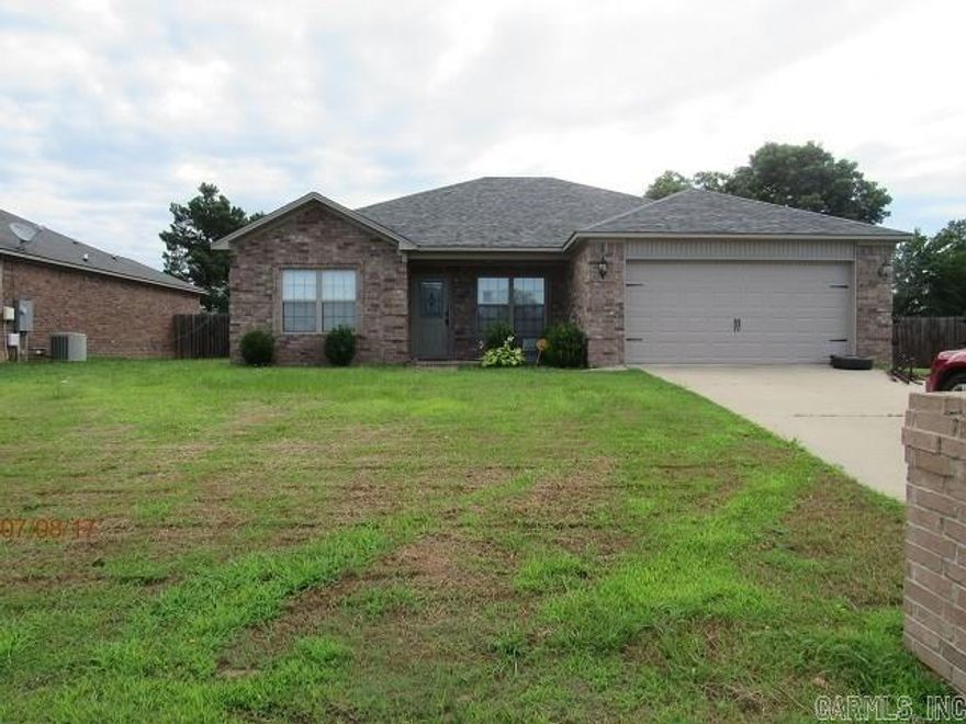 Ward- SOLD AS IS- Cute, Cute This 3 Bed rm, 2 Bath home Spacious Great rm, Open Floor Plan, Eat in Kitchen, lot's of Cabinets, Kitchen Island, Split floor Plan,  Fully Fence and a 2 Car garage, this house is just minutes from Freeway, Air Base, Little Rock this house will make a good first time buyer home, you will need a Approval Letter,  Earnest Money. Submit offers to RES.NETPropertyOffer