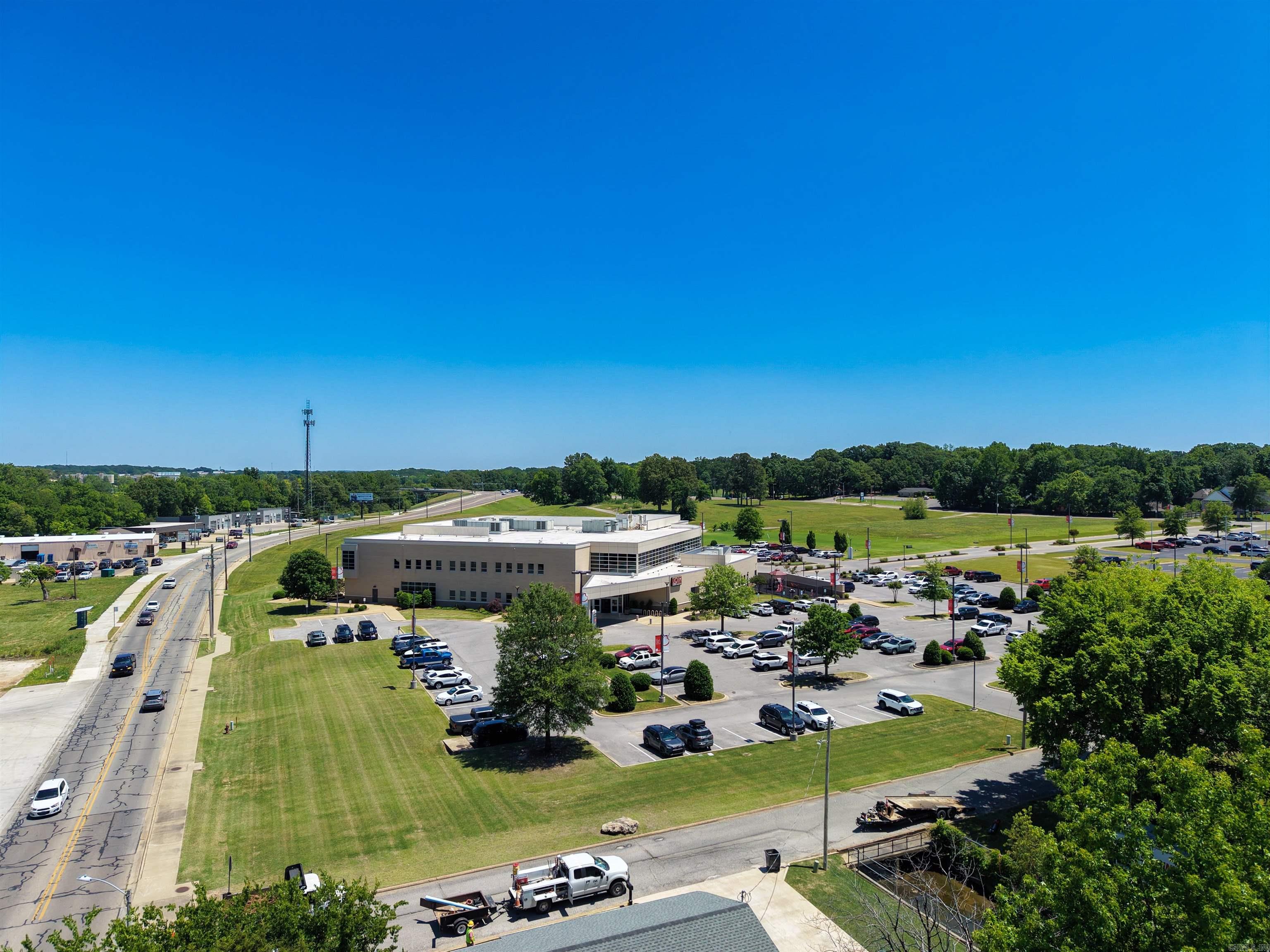 Washington Avenue - Land