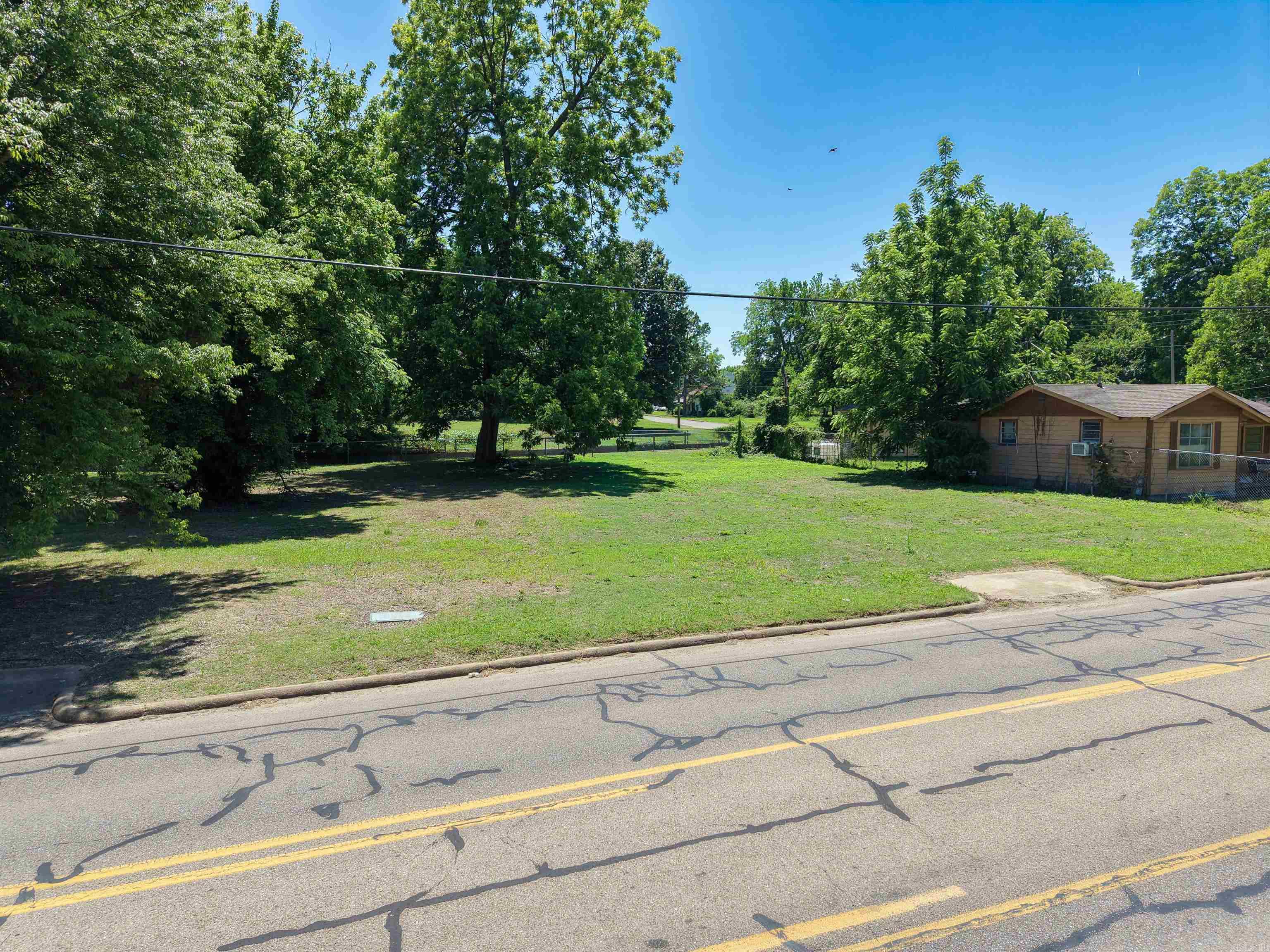 Washington Avenue - Land