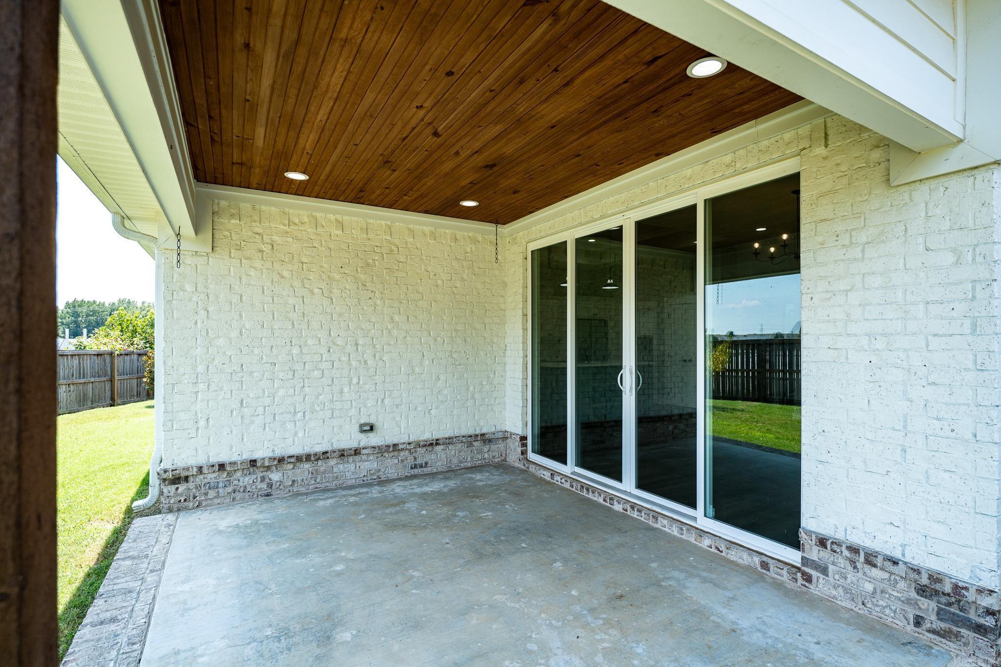 RIVENDALE COVE - Residential