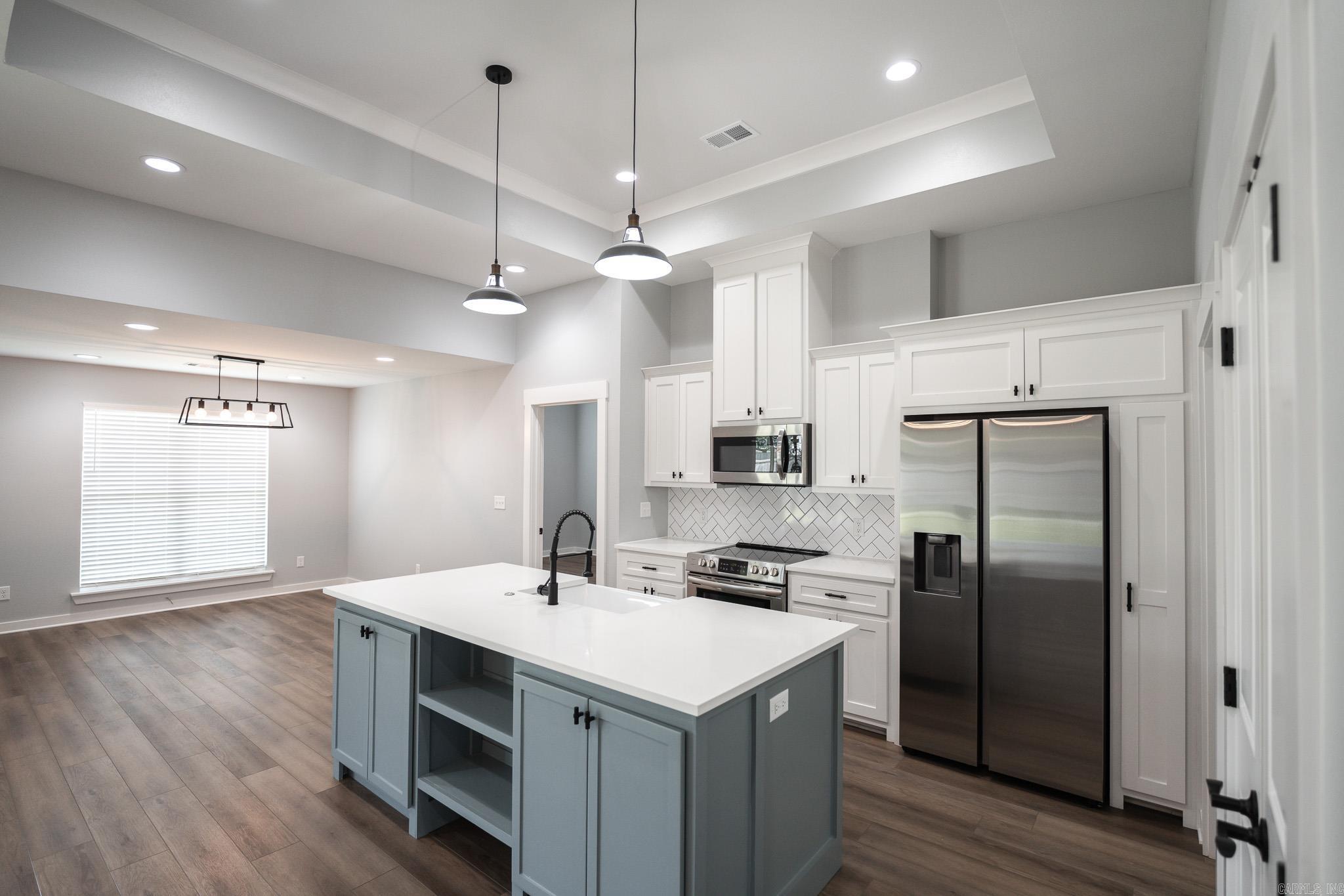 RIVENDALE COVE - Residential