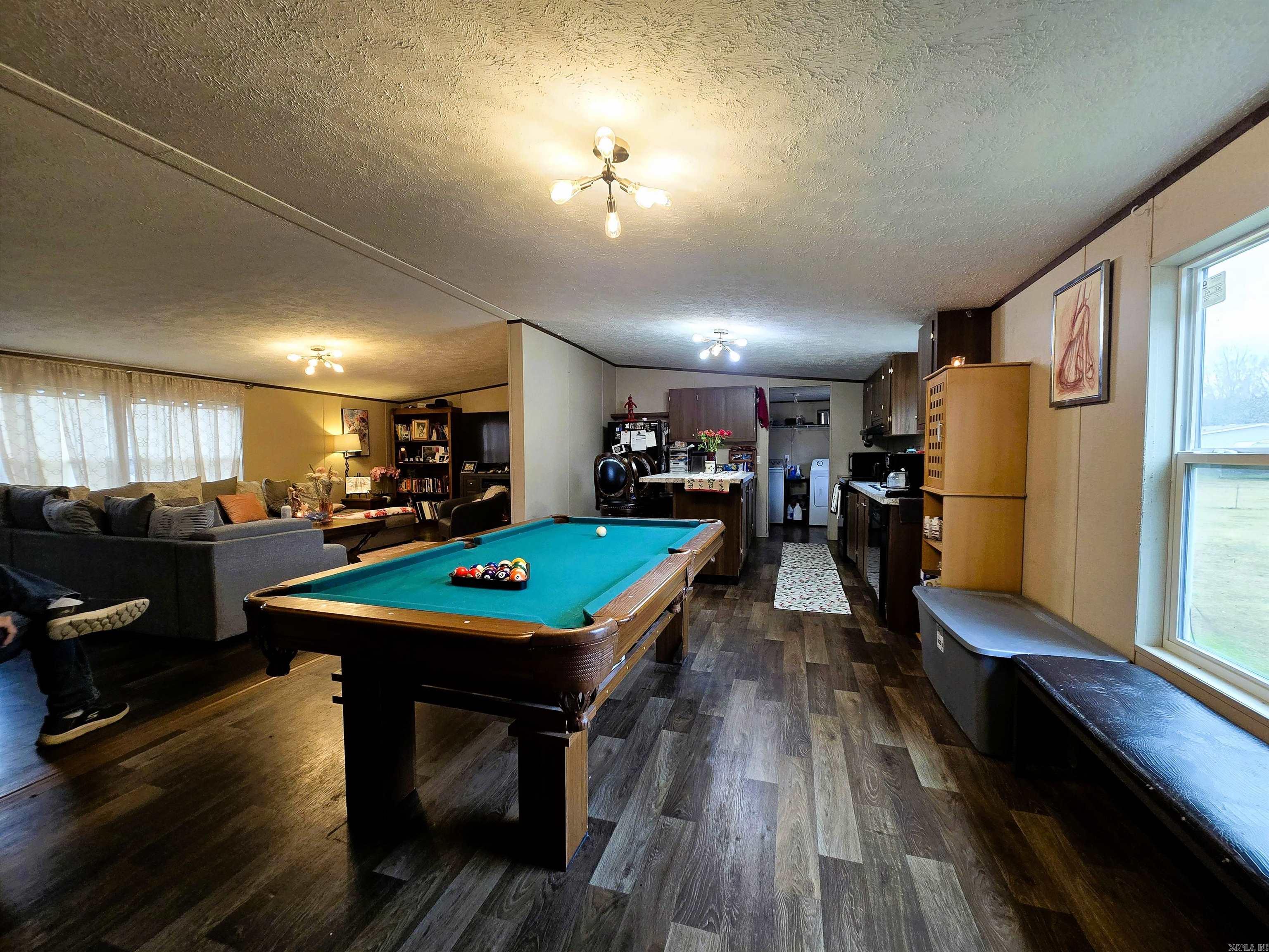 OAKVIEW ESTATES - Residential