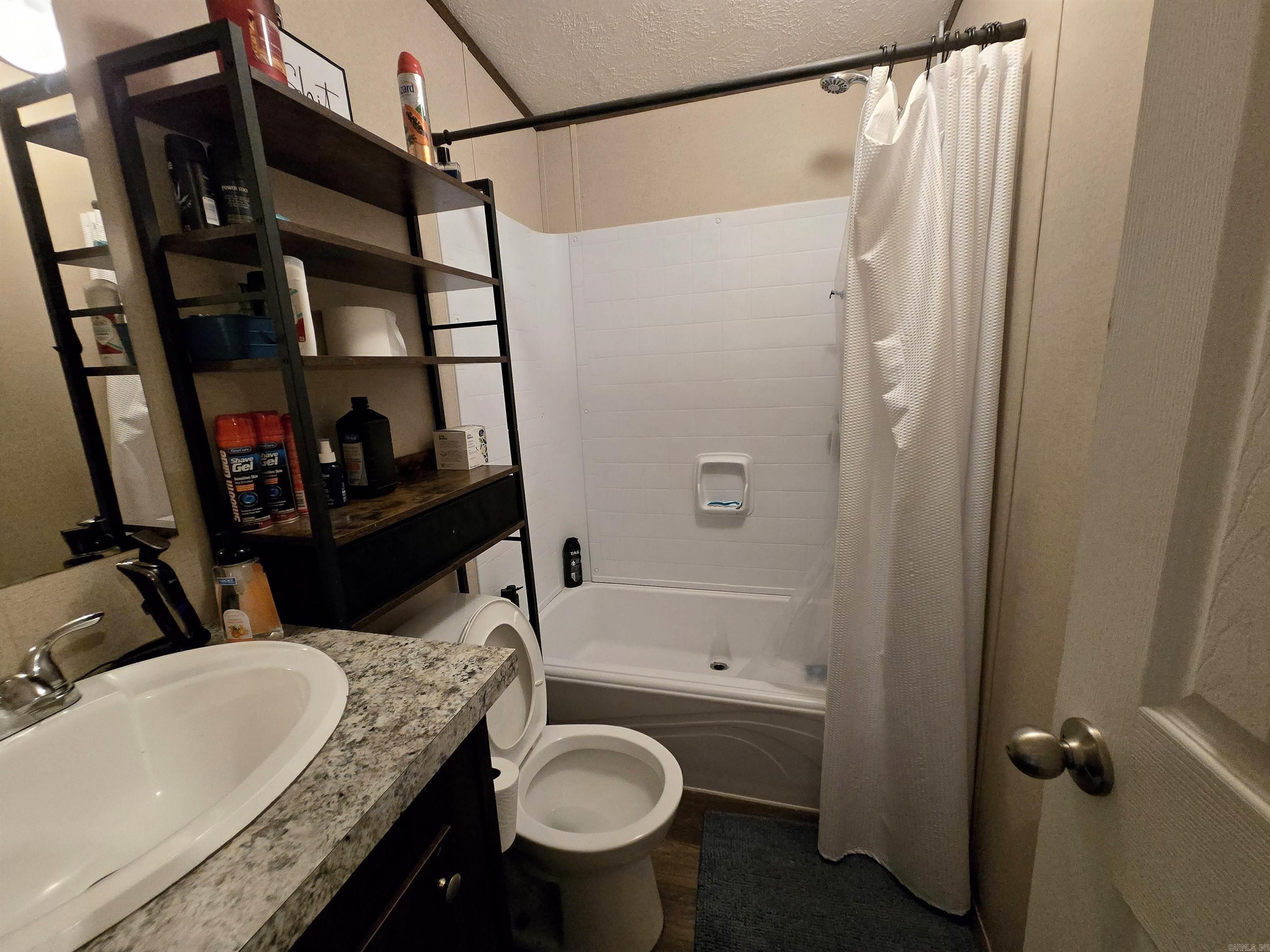 OAKVIEW ESTATES - Residential