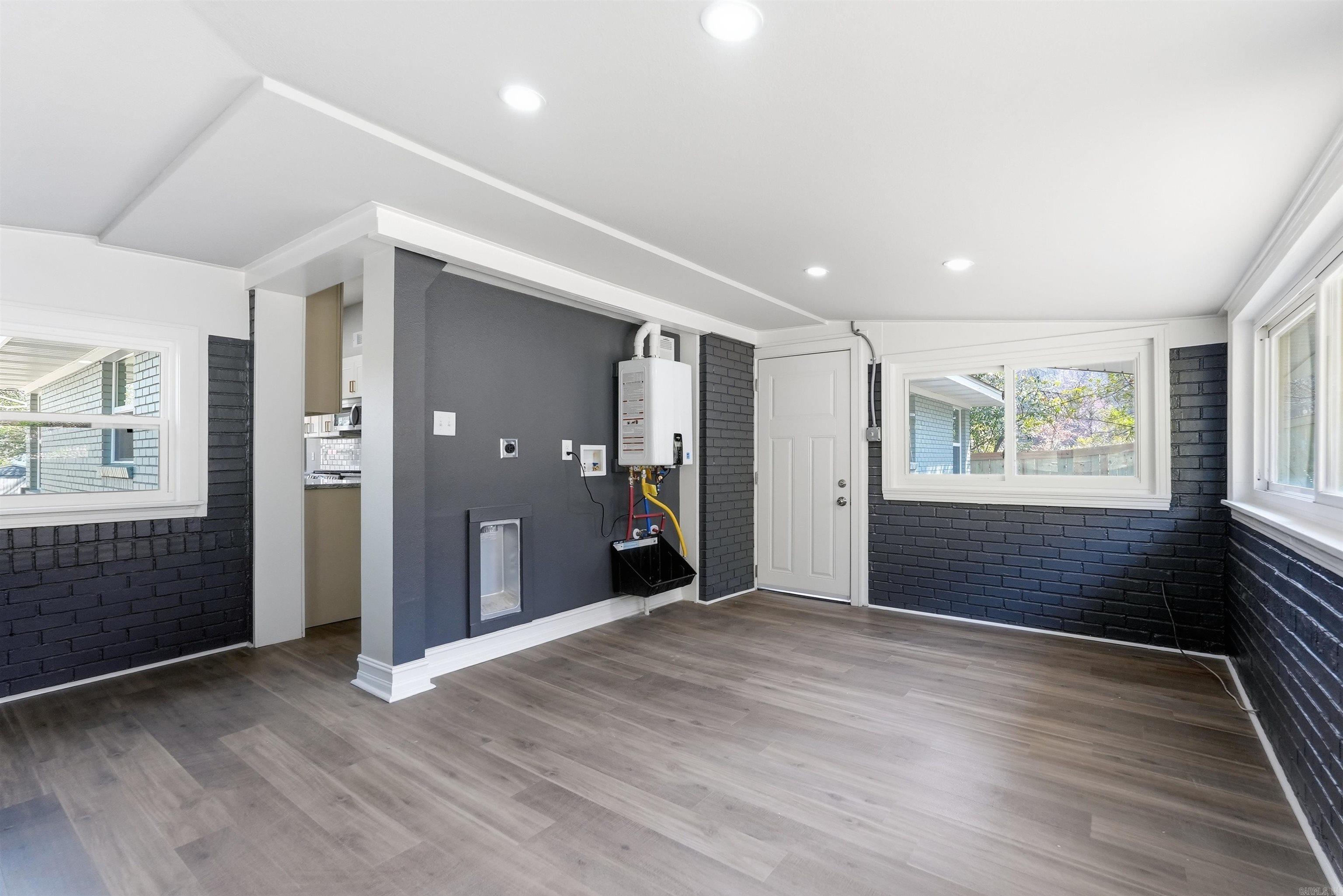 River Side - Residential