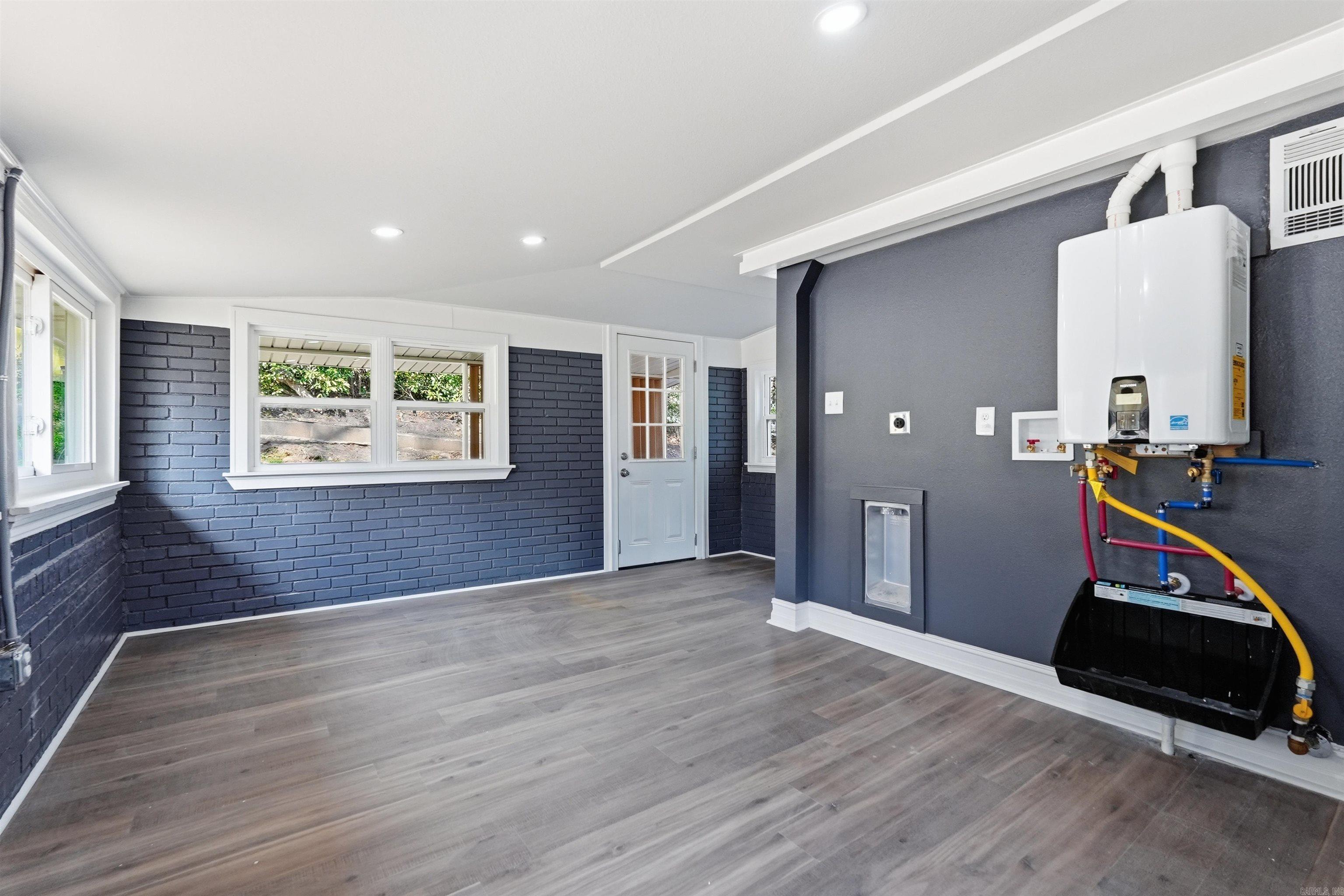 River Side - Residential