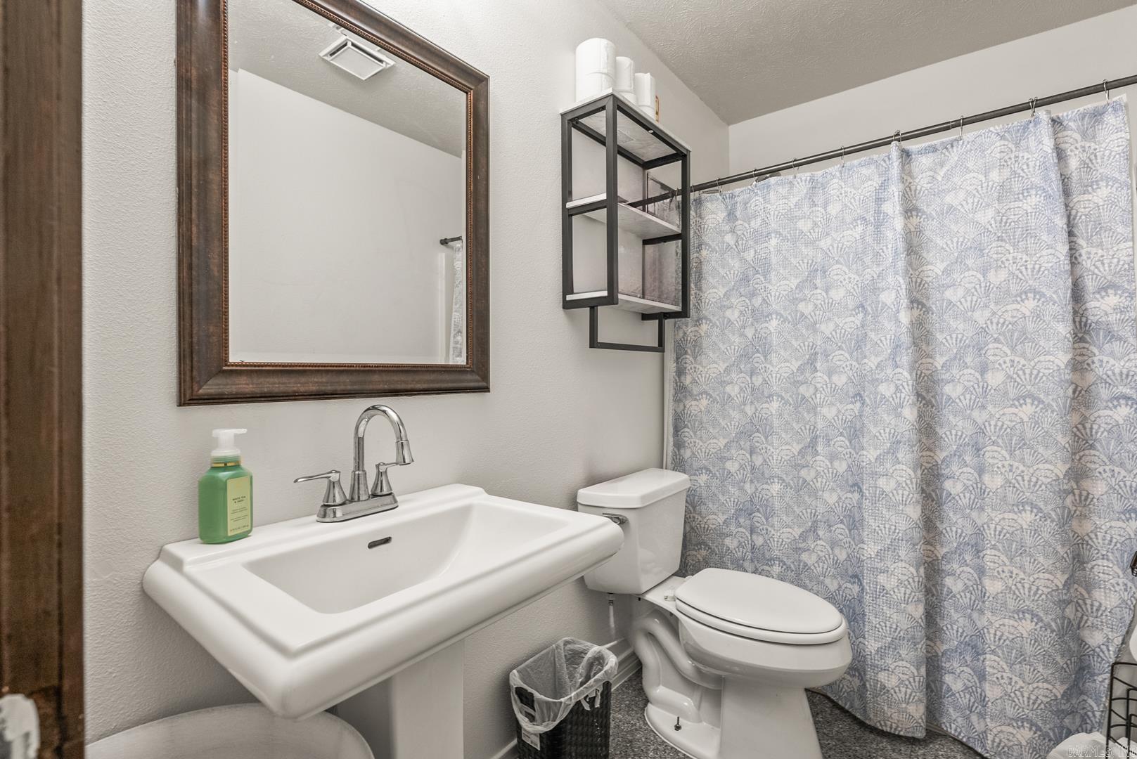 PINE VILLAGE - Residential