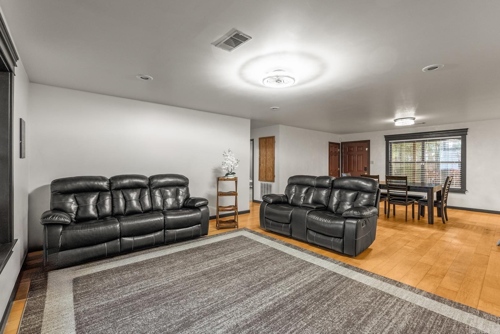 PINE VILLAGE - Residential