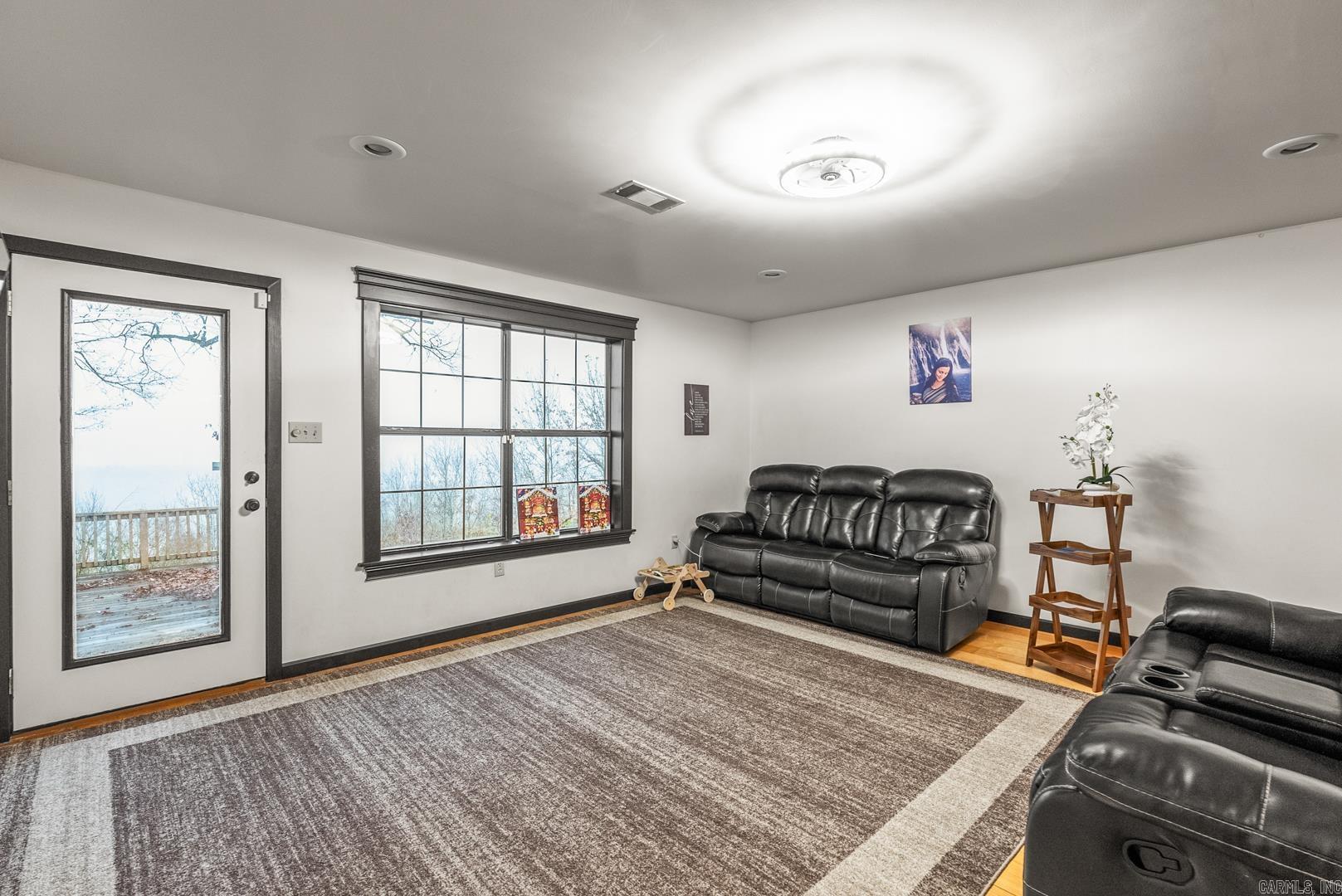 PINE VILLAGE - Residential