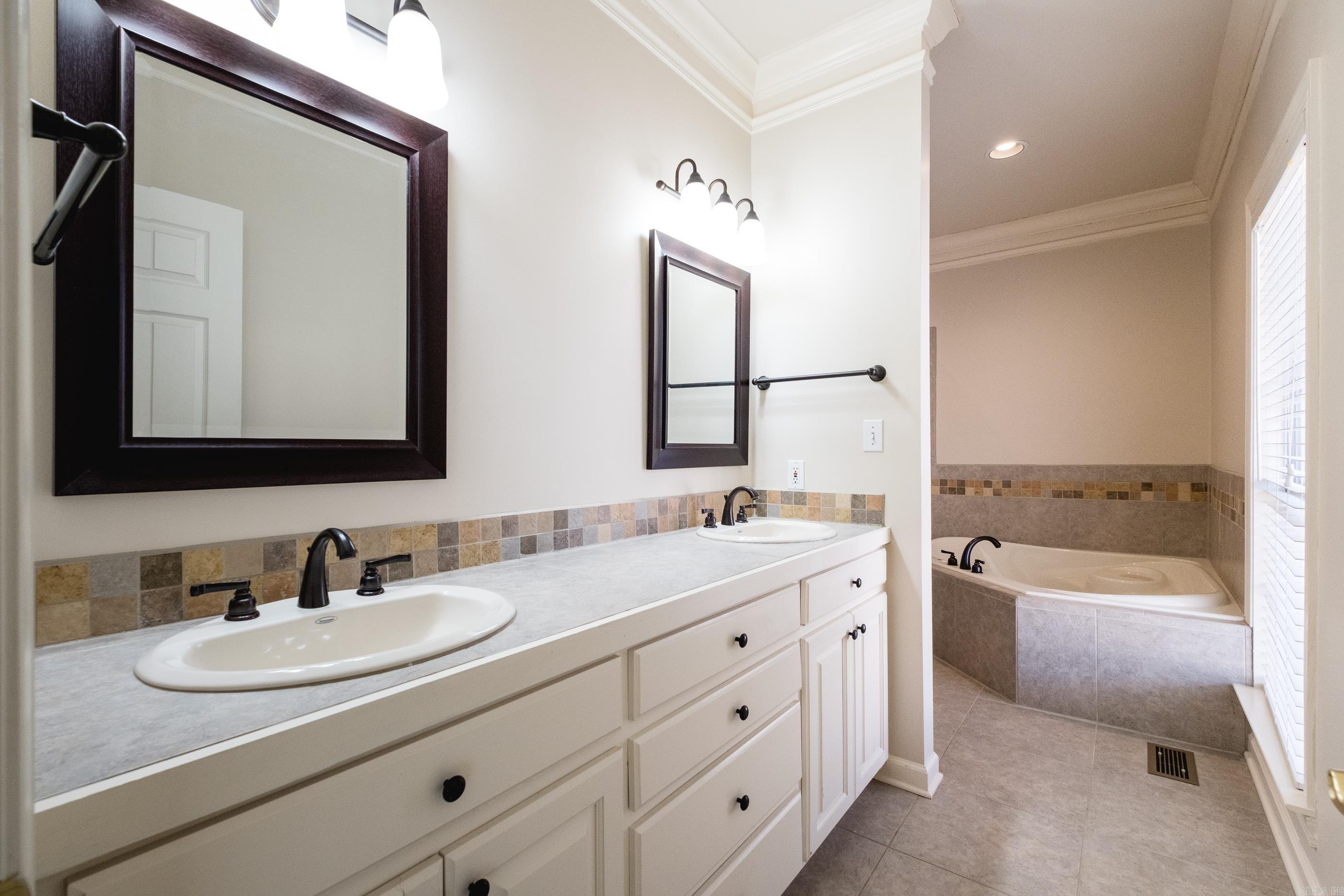 CHENAL VALLEY ABERDEEN - Residential