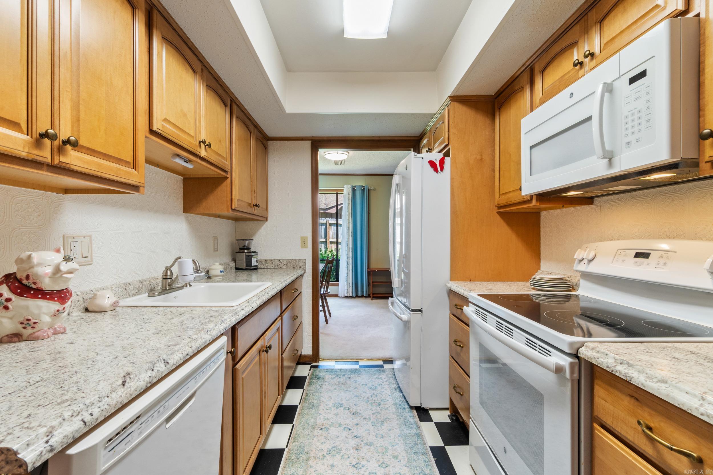SMOKING OAKS ADD - Residential