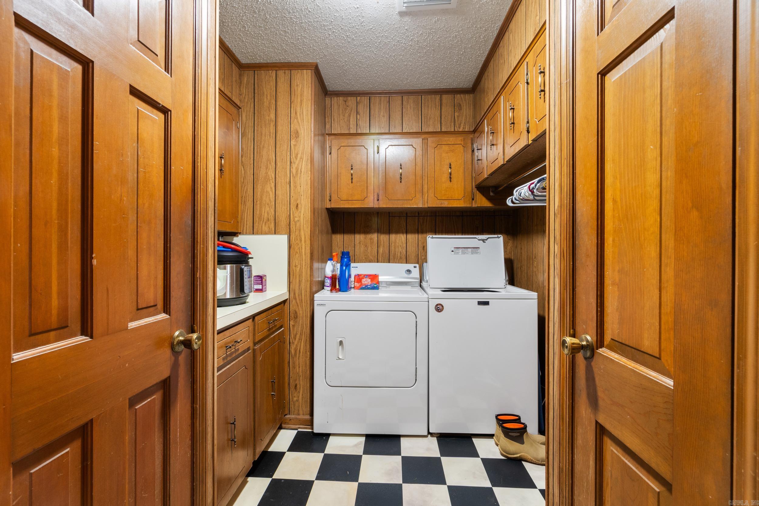 SMOKING OAKS ADD - Residential