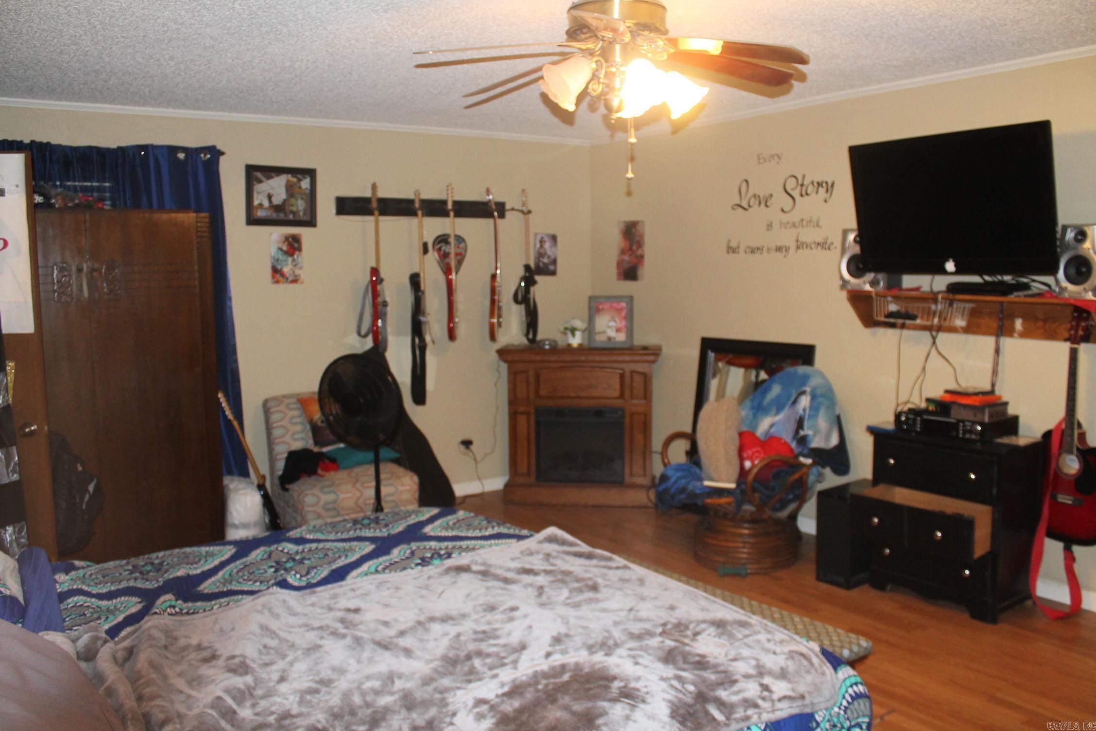 TOWN OF PRATTSVILLE - Residential