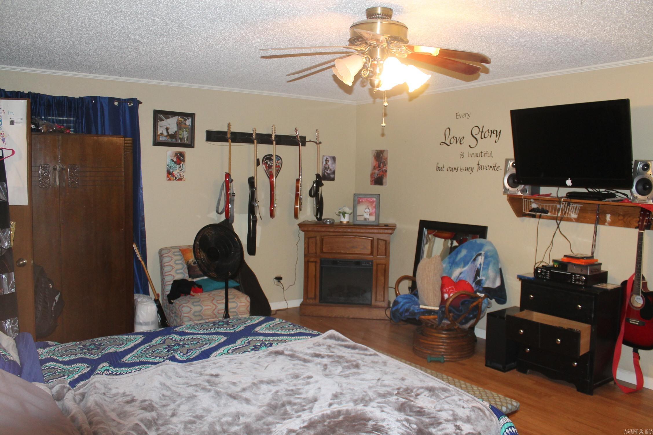 TOWN OF PRATTSVILLE - Residential