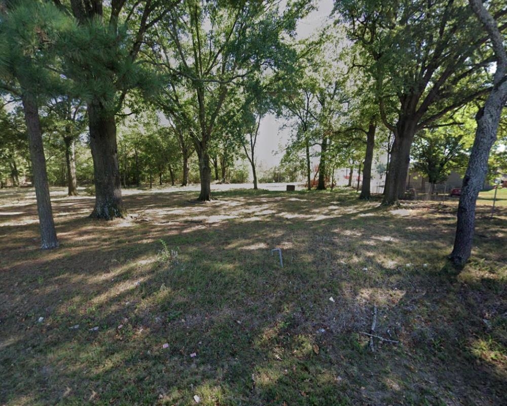 1N-13-35 - Commercial Sale