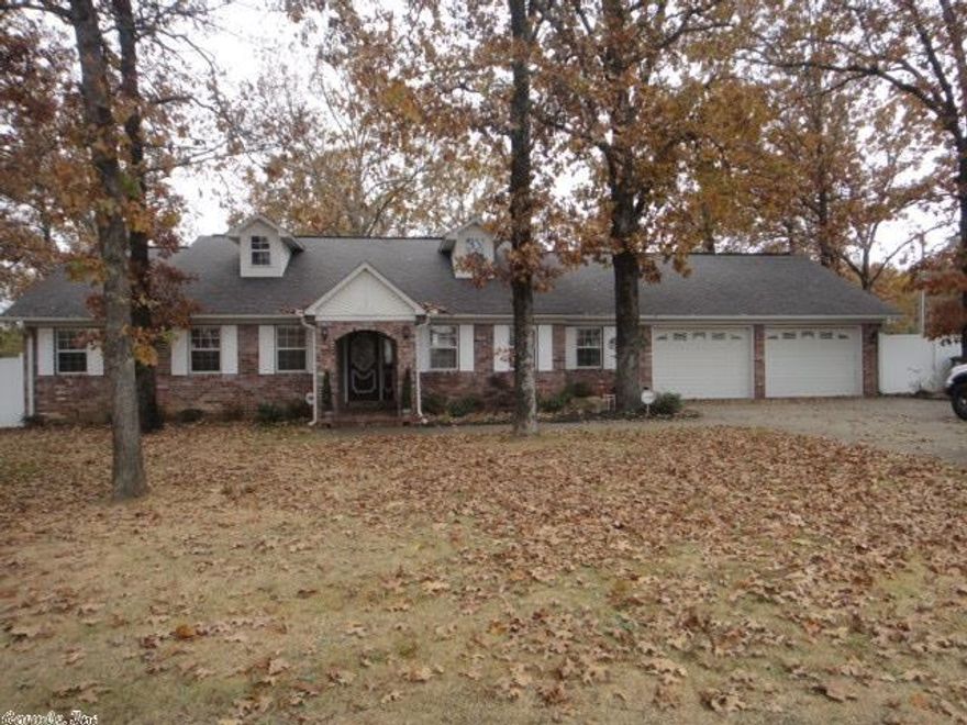 BEAUTIFUL Country Home w/ secluded backyard oasis. Spacious kitchen w/ granite counter tops & stainless appliances including double convection oven, drawer dishwasher, ice maker, trash comp. Intercom sys. Lg Master suite includes an exquisite master bath & walk-in tiled shower & granite surround jacuzzi tub. Other bedrooms are spacious and share Jack & Jill bathrooms. Relax around in-ground pool surrounded by palm trees & beautiful landscaping. Or grill out on private tiled/brick patio. SO MUCH MORE!