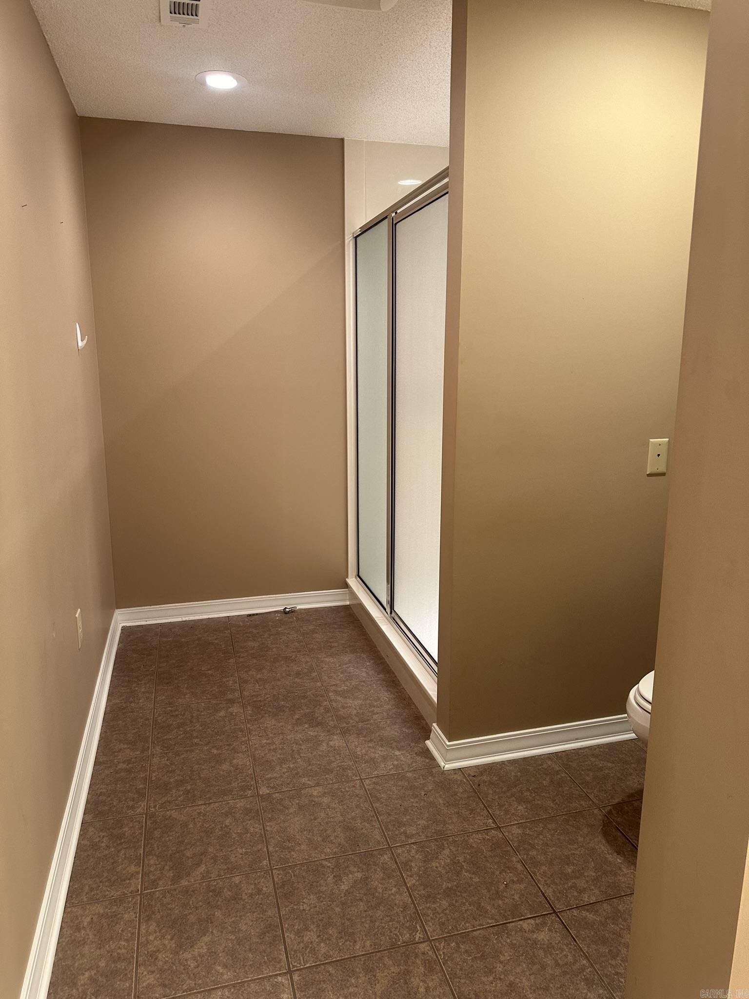 MIKE BERG LAKE - Residential